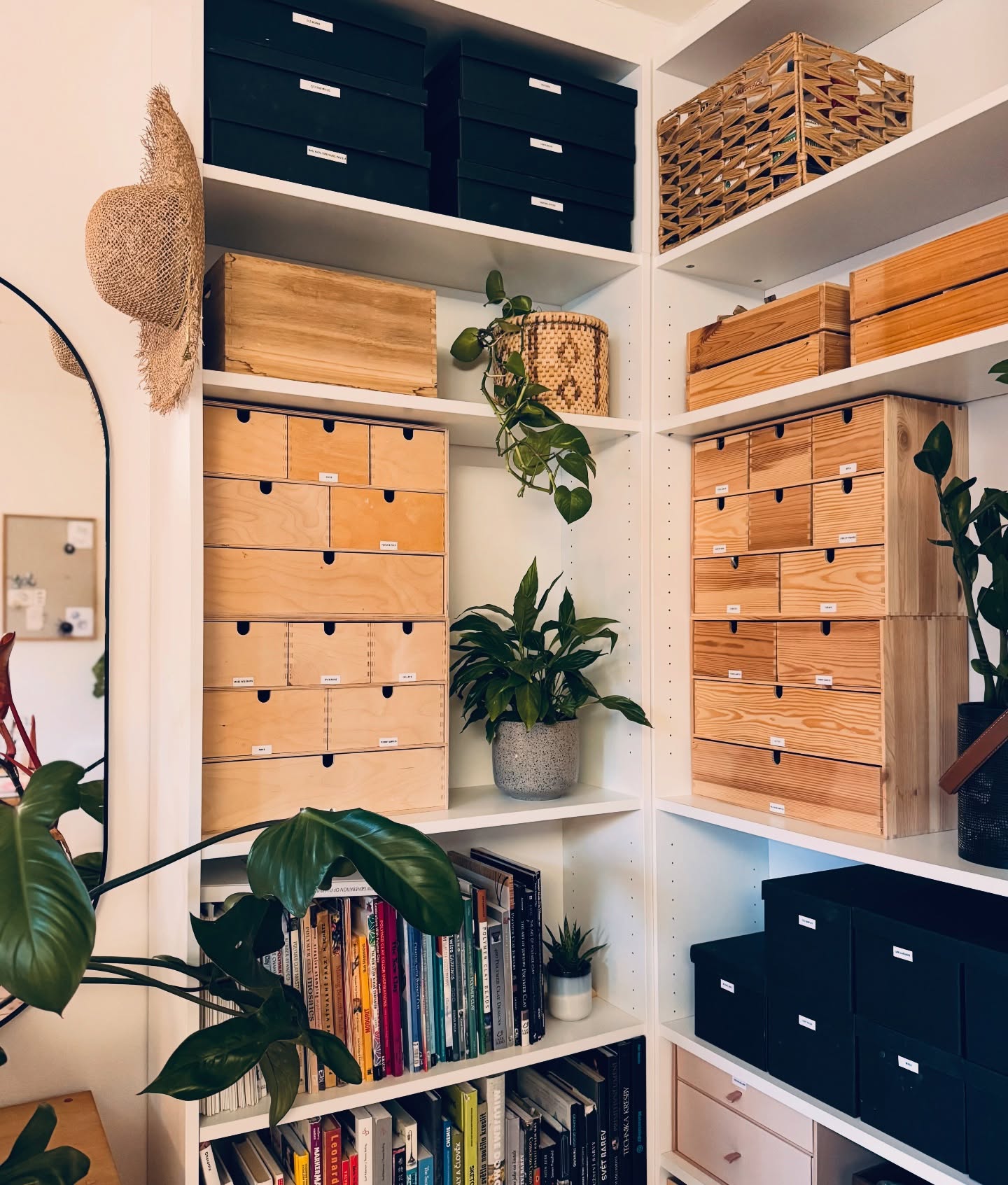 Little studio and office update 🧡
Getting ready to hustle days with @lindastruncova @karolinakufnerova @daniplachy 👀