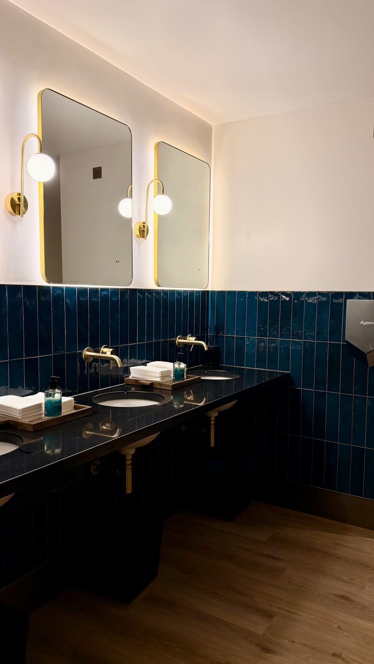 Presenting the new changing room and bathroom facilities at The Royal Yacht Squadron.
Our brief was to create a high-end scheme that seamlessly continues the language of the previous renovation. We developed a modern heritage aesthetic, with subtle nods to the main pavilion and warm brass accents to elevate the space.
A great collaboration for a long-standing client, working closely with @whbrading and the RYS team.
A few finishing touches still to come including artwork, furniture, and of course, the people who will bring the space to life.
#architecture #construction #isleofwight #modhdesign #architecturephotography