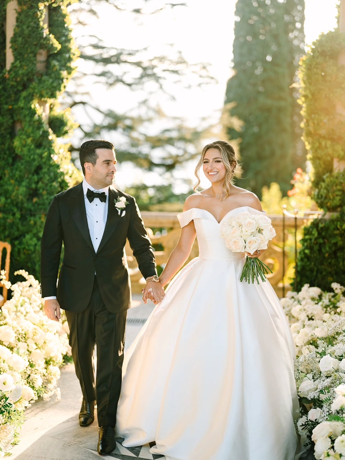 Where elegance meets eternity…
Celebrating love at Villa del Balbianello ✨
A Magical Day with @juliannecarlino7 🤍
WITH TRIAL ✨️
-------------------
Getting ready at @ghtlakecomo
Ceremony At @villadelbalbianello
-------------------
Makeup & Hair @weddingbyjoy
Wp @weddingboxlakecomo
Photo @alessandro_colle_
------------
#makeupartistlakecomo #hairstylistlakecomo #lakecomobride #villabalbianello #weddinglakecomo