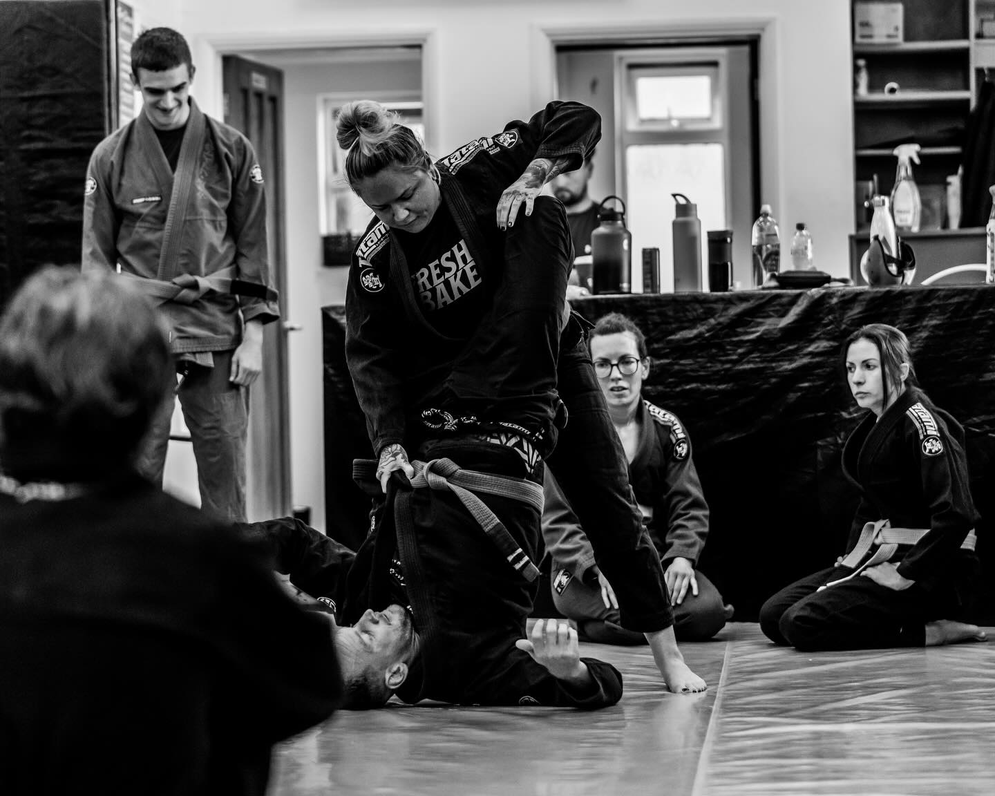 Every session starts the same way — break it down, understand the details, and build it step by step.
What looks simple on the surface is where most of the learning happens. Small adjustments, better positioning, and timing everything properly.
Get the details right here, and everything else becomes easier.
📸 @bro_where_photo
#bjj #brazilianjiujitsu #mma #baldock #hertforshire