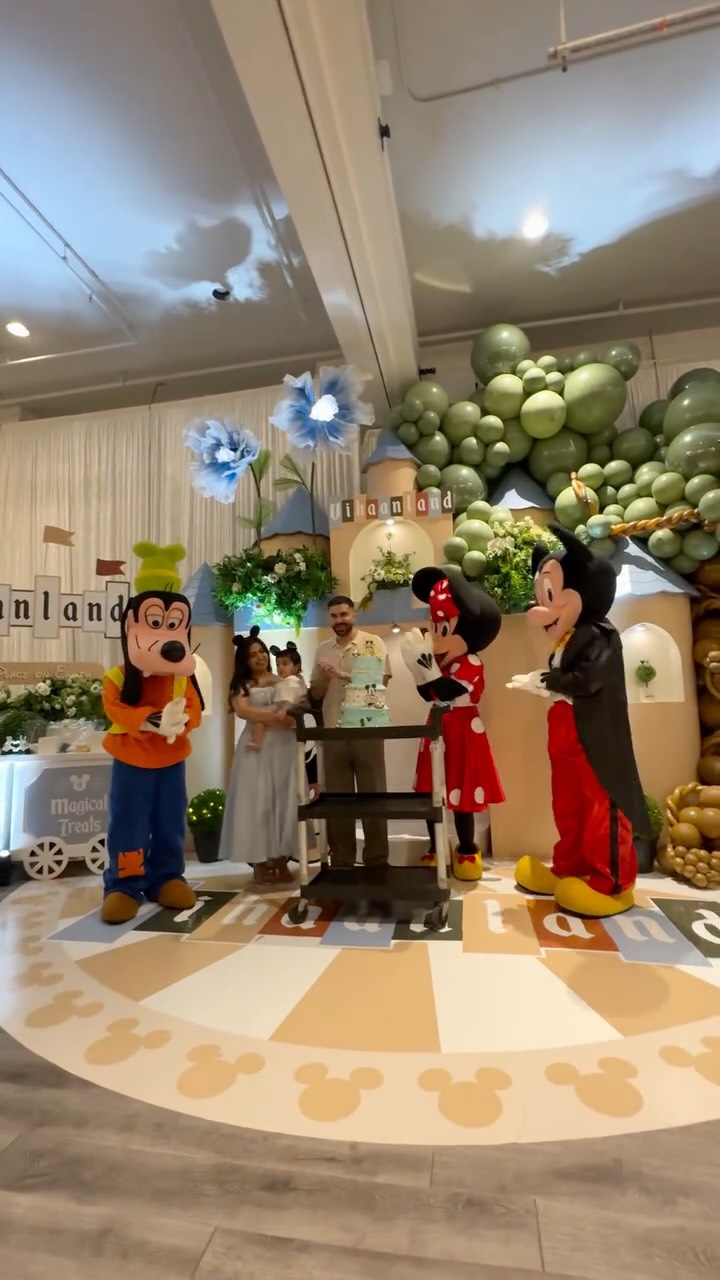 We take the happy birthday moment seriously around here.🎂✨
Before we sing, we make sure everything is set, kids gathered, energy focused, we even prep the crowd to get their phones ready, because this is the moment. The one they’ll remember. The one everyone will replay over and over.
Vihann had the BEST time celebrating with his Mickey Mouse Clubhouse pals, he truly had a Disneyland birthday!🎉
3… 2… 1… everybody ready?
HAPPY BIRTHDAY TO YOUUUUUU! 🎶✨
#disneybirthday
#disneytheme
#disney
#firstbirthdayparty
#marylandmoms