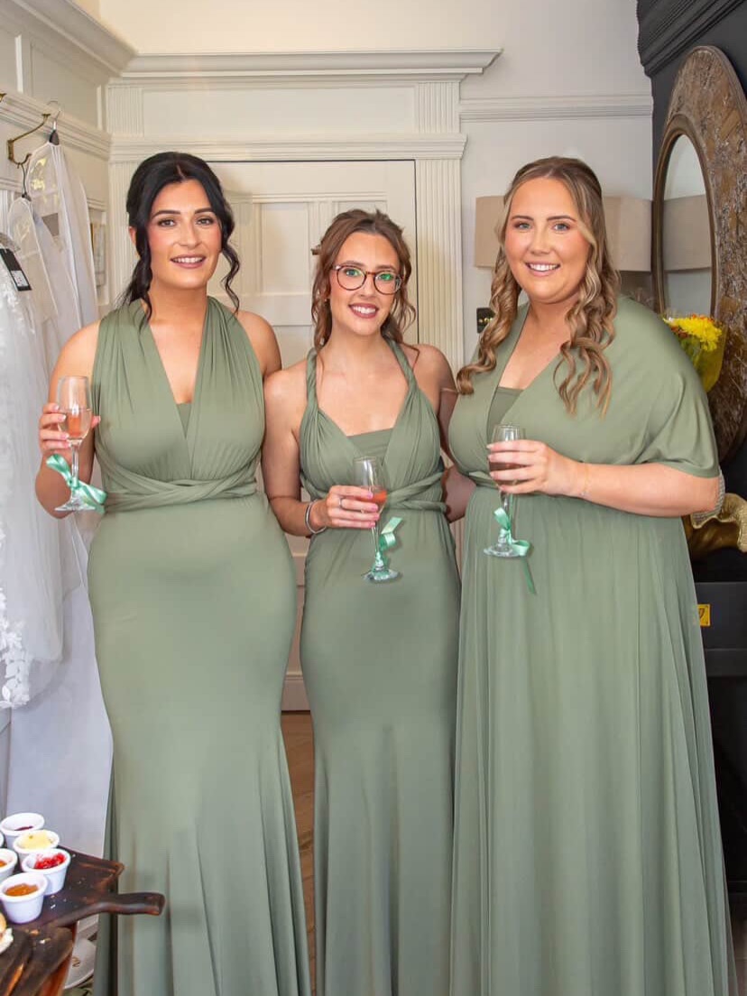 Wow 🤩
Can we just take a moment for Olivia & her gorgeous bridesmaids 🫶🏻 STUNNNNINGGG in our Olive Green Multiway Bridesmaid Gowns 🤍
Thank you so much to Olivia for choosing us to find your bridesmaids style - You all look completely gorgeous & I want to wish you & your new husband all the very best in the future 🫶🏻
Moments like this = exactly why we love what we do 🤍
📍 @the_highfield_weddings
@thelittlewhitedresscompany
Ready to find your bridesmaids style? Grab your girlies & book your bridesmaid appointment at the link in our bio 🔗
#bridesmaid #bridalboutique #multiwaybridesmaiddresses #driffield #realbride
Yorkshire Wedding Venue, Yorkshire Bride, Highfield House, Yorkshire Wedding, Wedding Inspo, Olive Green Wedding, Multiway Bridesmaids, Bridesmaids, Bride, Wedding Day