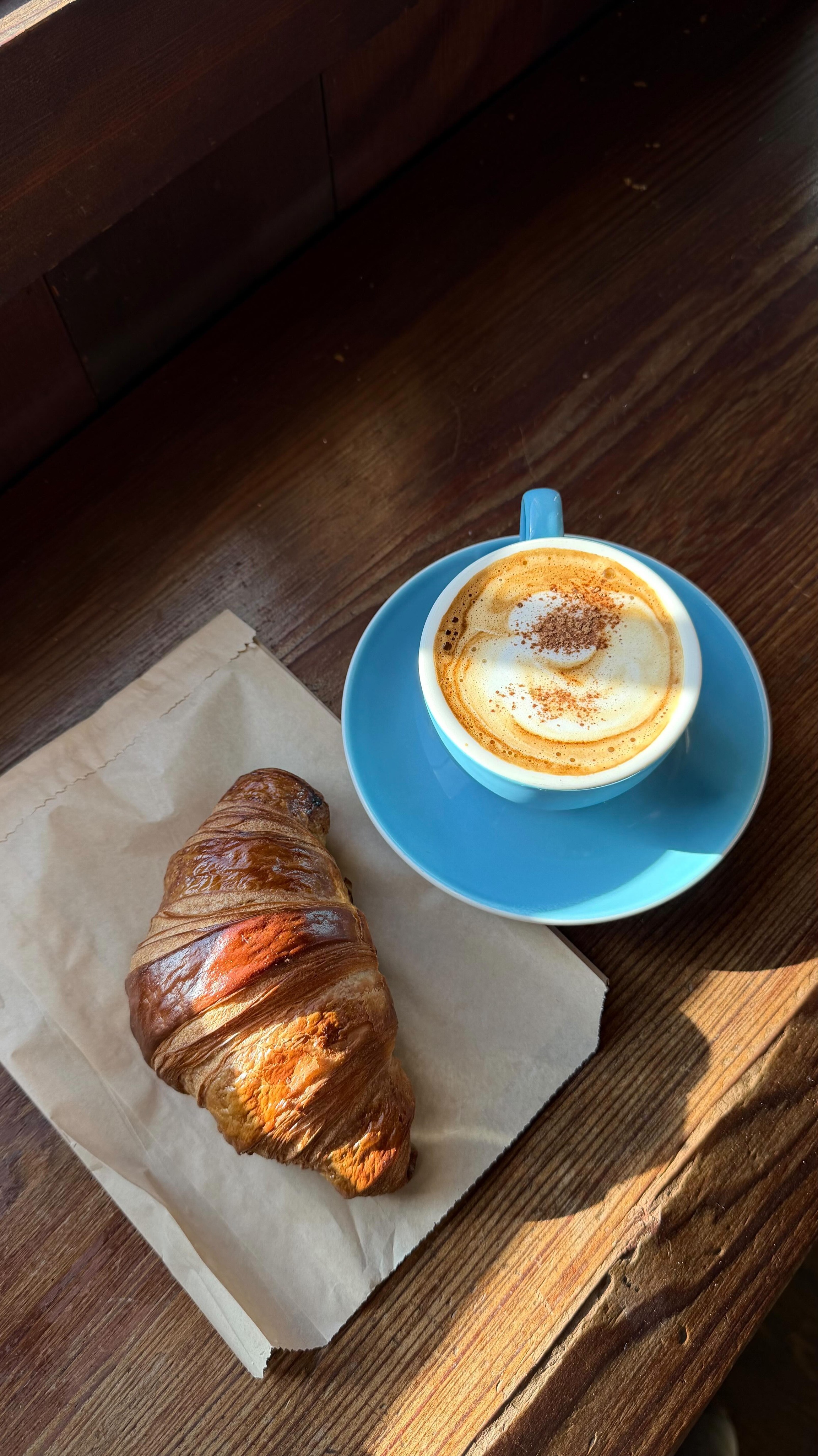 A slow start to Monday, filled with croissants, coffee, and calm moments. 🥐 ☕️ ✨
Just as it should be.
#AGoodDay #Croissants #FreshCoffee #CoffeeShop #Mendocino