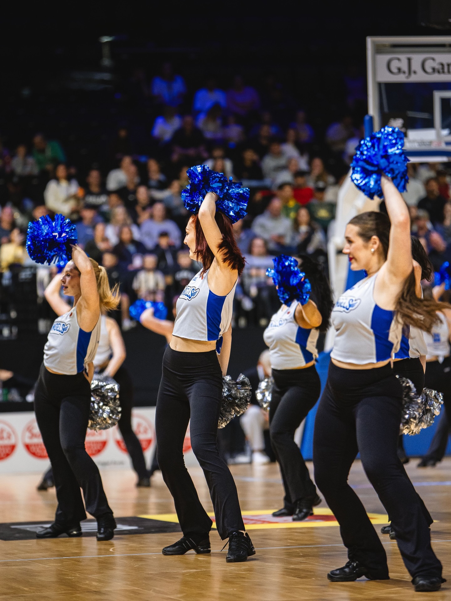What a night #saintsfamily π₯π
Locked in and ready to do it all again this Thursβ¦
See you then πͺ½π
@saintsbasketball @rb.king.toyota
πΈ @joelhanksmedia π«Άπ»