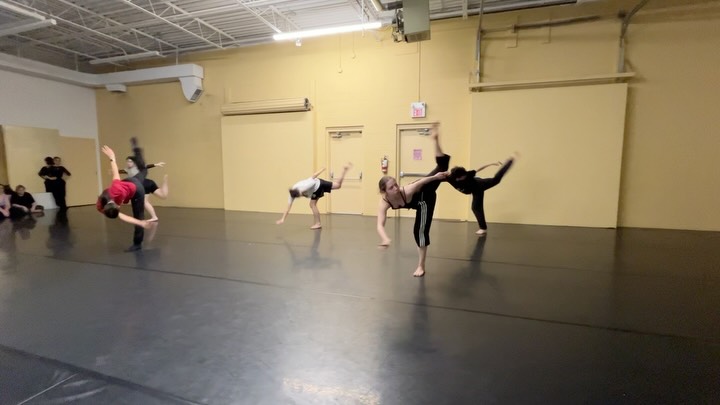 Another #throwbackthursdayy video from our contemporary class with @meg.ayla.lehmann !!!