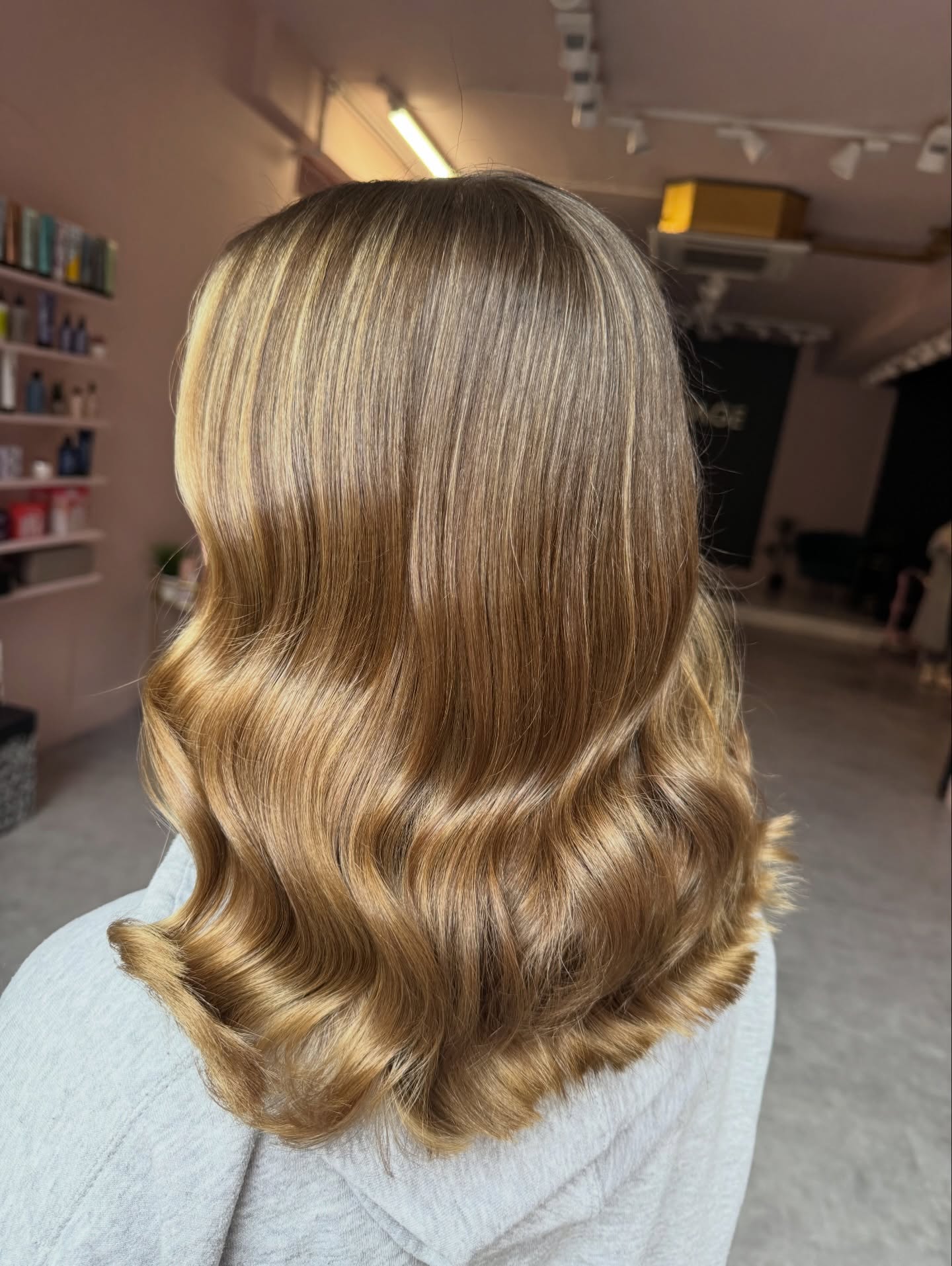 ✨ THE TRANSFORMATION ✨
From flat, lifeless lengths to effortless, glossy dimension 🤍
At BOUYAGE, we don’t just “do hair” — we create looks that elevate you.
Think bespoke colour, seamless blending, and that signature finish that grows out beautifully.
This is your reminder…
Your hair should feel as expensive as your lifestyle.
✔️ Tailored colour placement