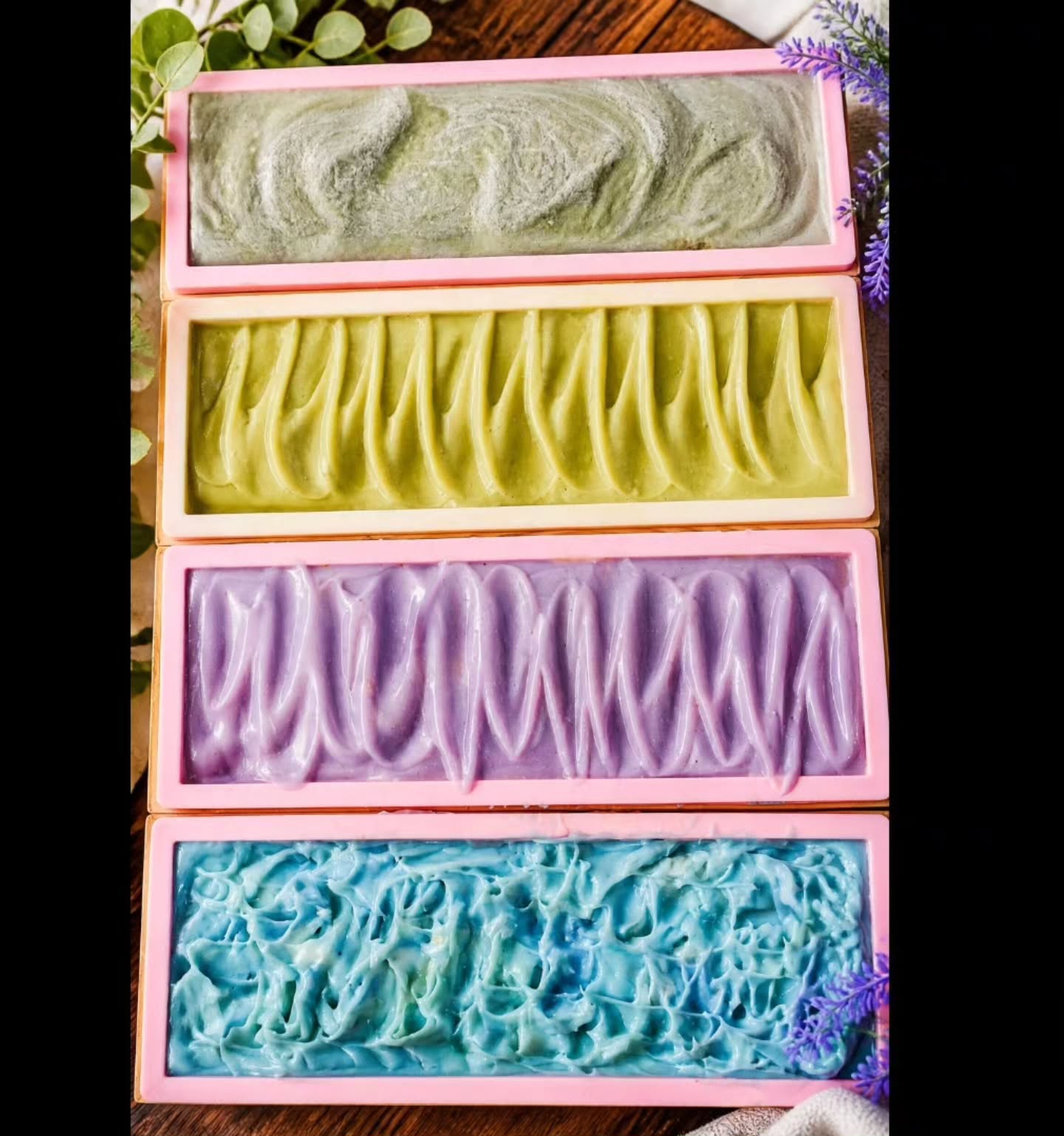 On their way!!!!!
SOAPS
-Rice
- coconut & lemon
-Dead sea mud
- Beach (YES!!! OUR BEACH SOAP WHICH IT WAS JUST FOR THE BORIKEN COLLECTION WILL BE AVAILABLE IN JUNE TO PURCHASE INDIVIDUALLY)
Made with coffe and sea salt