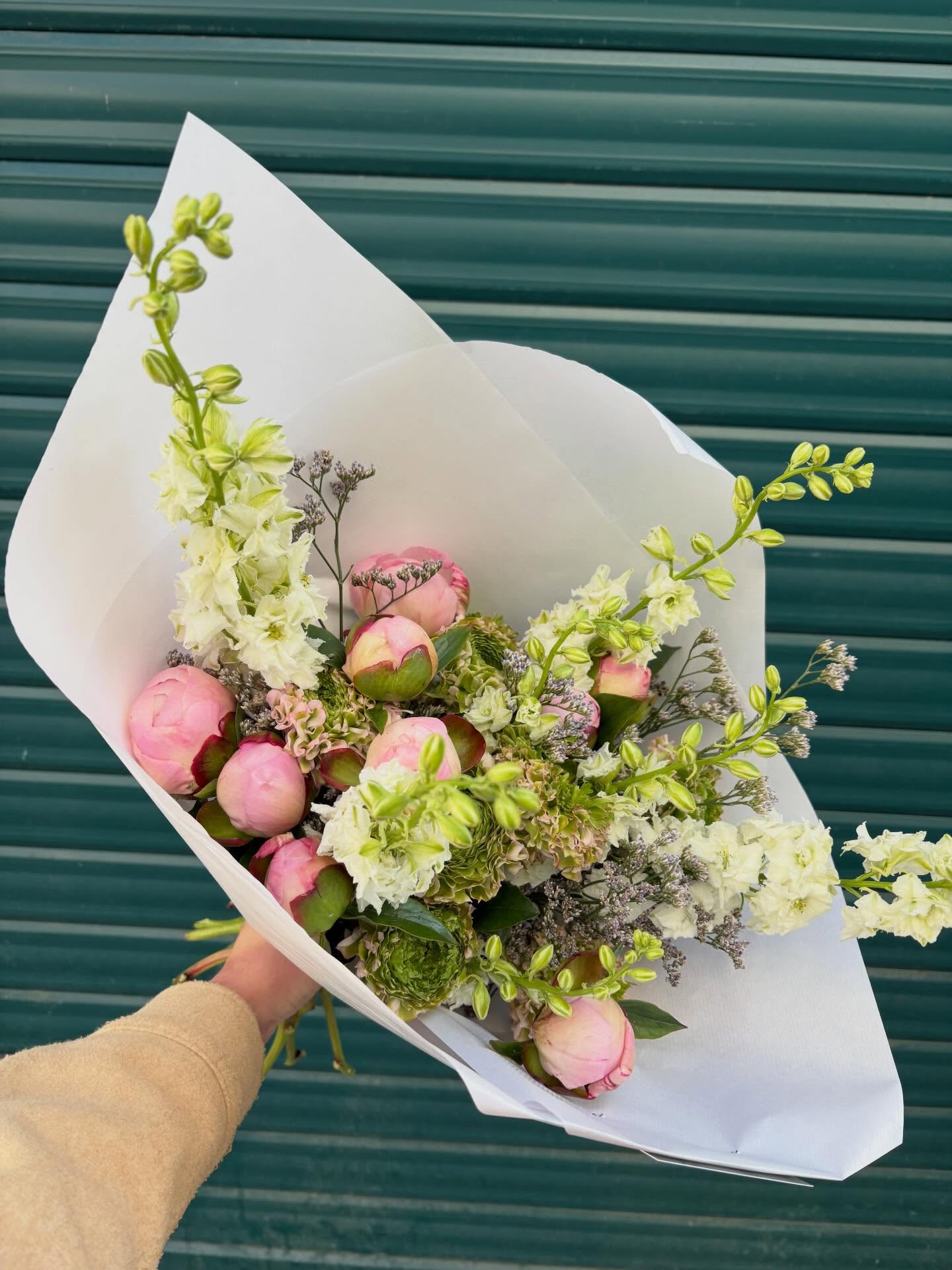 Bon dimanche fleuri 💐
Des fleurs partout, tout le temps - depuis 2022•
#fleuristelyon #bouquet #fleursdesaison