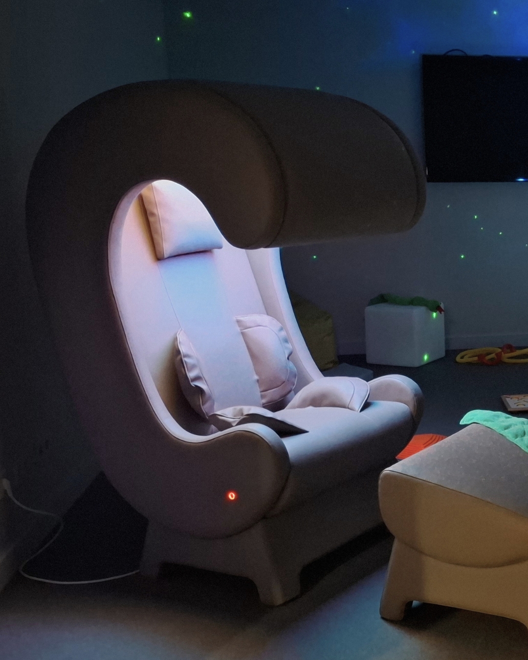 A sensory chair designed for sensory rooms in schools, clinics and therapy spaces. Supporting regulation, comfort and wellbeing.
Choose your calm capsule: www.neurocass.com
#sensoryroom #sensorydesign #sensoryfurniture #neurodiversity #autismsupport #calmspace #therapydesign #inclusivedesign #specialneeds #wellbeingdesign #neurocass