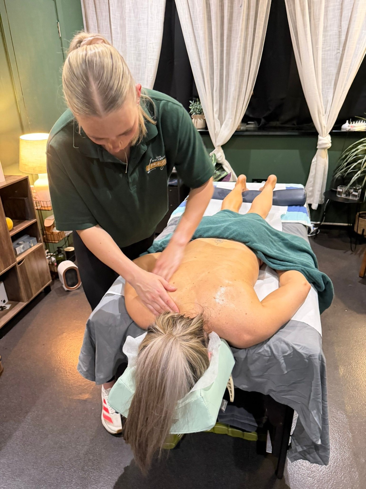 Think sports massage is just for the pros? Think again. 💆♂️✨
Whether you’re training for your next big event or just navigating the physical toll of a busy week in Cardiff, recovery belongs to everyone. At The Wellness Lounge, we believe high-quality therapy should be accessible to all, not just reserved for the elite.
We are so excited to introduce our two newest therapists, Izzy and Kate! 🌿 With their expertise joining the team, we now have much more availability in our Therapy Lounge. This means it’s easier than ever to find a slot that fits your schedule, whether you need a deep tissue reset or targeted injury support.
From sports professionals to those looking for relief from chronic tension, Izzy and Kate are here to help you move freely and feel your best.
Ready to book in? 📅
Tap the link in our bio to view our latest availability or drop us a DM to secure your spot.
✨ The Wellness Lounge ✨
#CardiffWellness #SportsMassage #Recovery #WellnessLounge