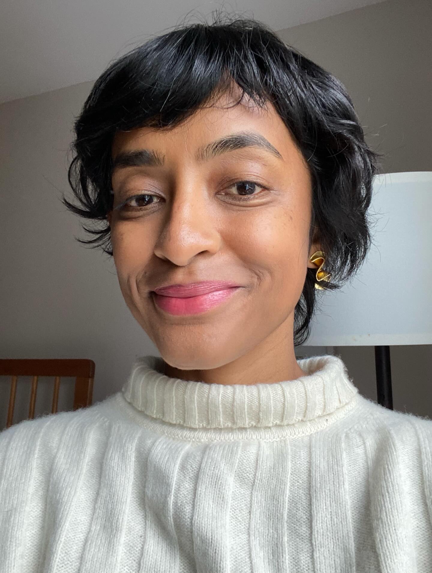 Showing my face so you know I’m coming out of hibernation. This is my brown girl "no-makeup" makeup look yup, this is “full makeup” for me lol. Wash face, toner, serum and eye cream, moisturizer, SPF. Dot Merit minimalist stick sparingly and blend out. Merit flush balm on cheeks. Tinted lip balm, same Big Lash mascara in the pink tube I’ve been using since I was 15. DONE! Andddd slide 2 is how it looks 10 hrs later on my way to Pilates when it’s 20 degrees at the end of April. I'm not making a weird face, my eye just starts drooping that much after being cold for too long.