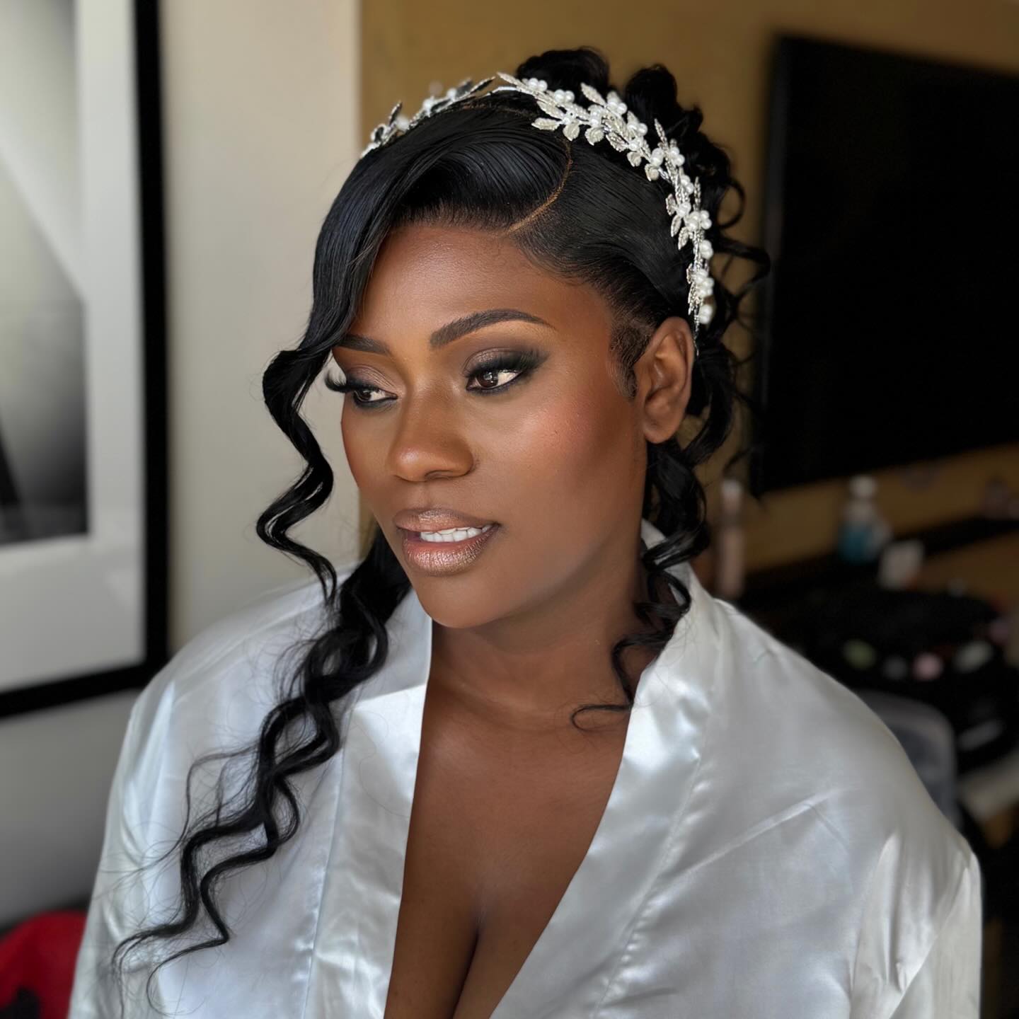 1st Bride of the year 🤍🤍🤍
#bridalmakeup #montreaakeupartist #makeup #bride #mua
