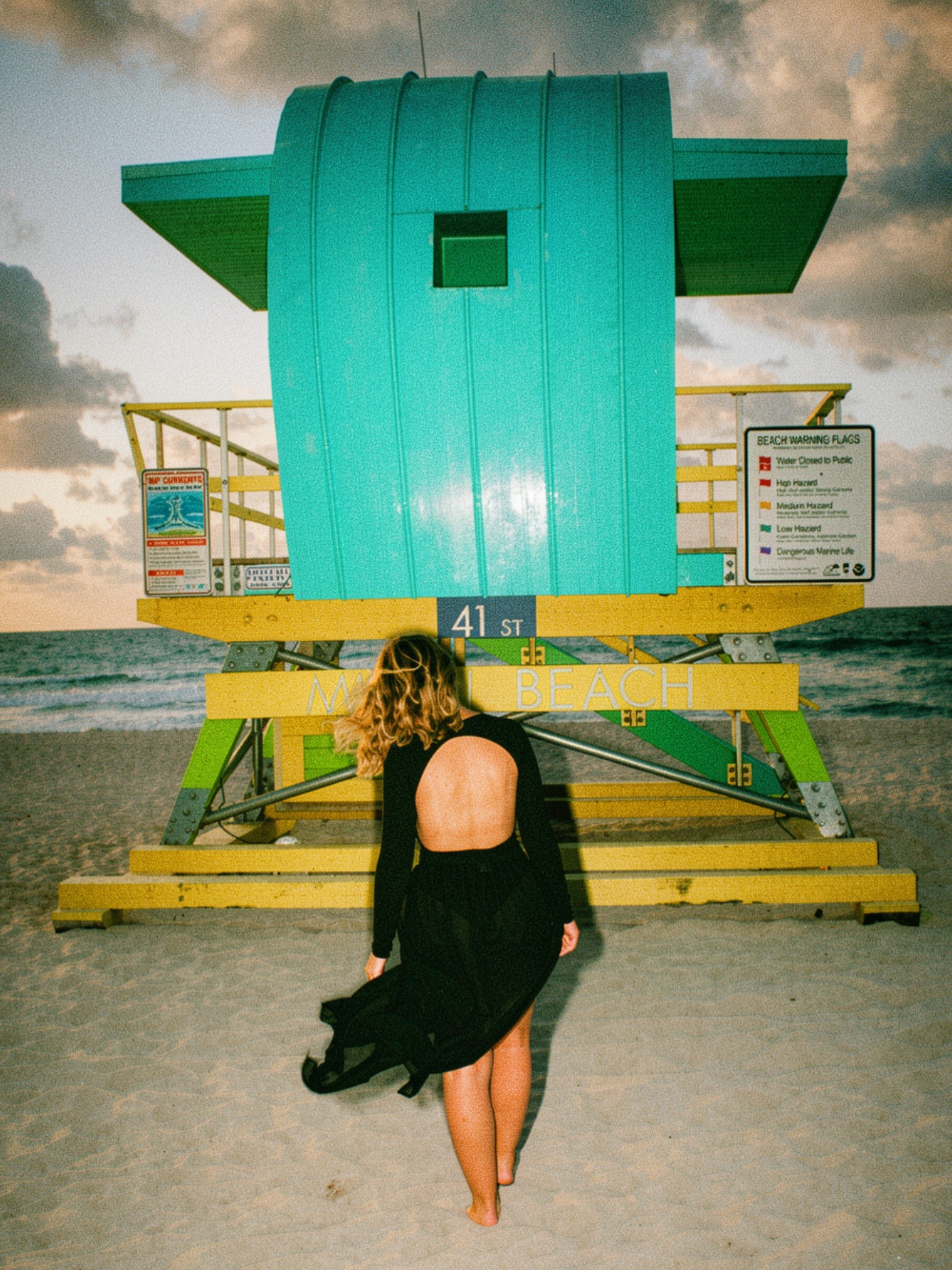 3 jours à Miami et bien plus qu’une destination plage.
Art déco à Miami Beach, street art à Wynwood, ambiance cubaine à Little Havana : chaque quartier a sa propre vibe.
À faire :
• South Pointe Park pour la vue
• Wynwood le matin
• Calle Ocho pour l’ambiance locale
• Everglades si vous avez le temps
Conseils :
• Loger à Miami Beach
• Partir entre novembre et avril
Miami surprend par son énergie et ses contrastes.
Tu partirais ?
#miami #miamibeachlife #miamidowntown #florida