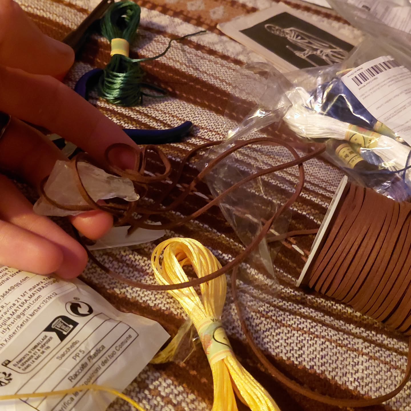 Go Make A Rukus
Day 3/100
Temu self gifting / playing with different ideas, but really wasn't happening tonight đľâđŤ