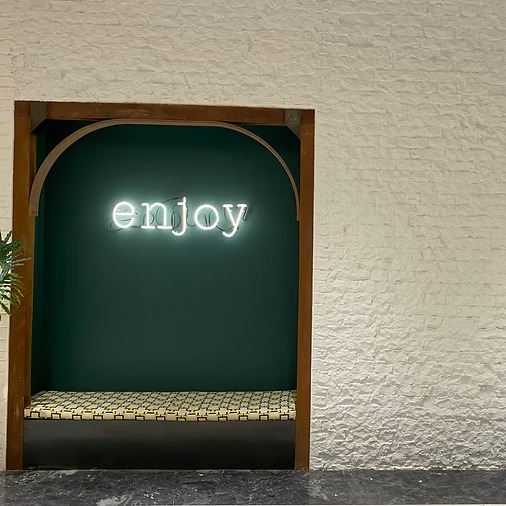 „Vom Einfachen das Gute“
Unser aktueller Blogpost beleuchtet genau das. Und welche Chancen dieser Trend für Konzeptentwicklung und Markenprofilierung bietet. Ganzer Beitrag via Link in Bio oder hier: https://wix.to/Y5e98UE
#gastronomie #hospitality #konzeptentwicklung #markenprofil #foodbeverage #restaurantconcept #fbconsulting #gastroberatung