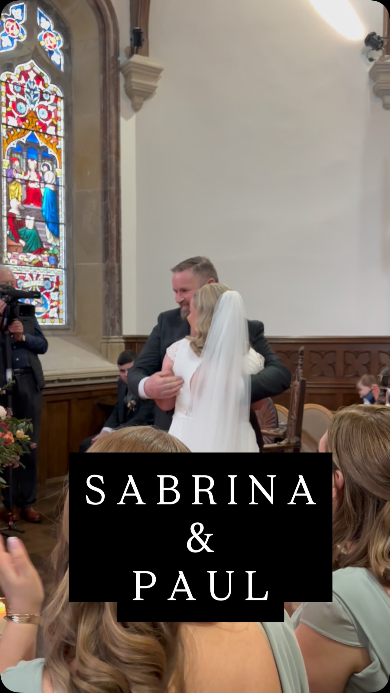 Sabrina & Paul’s colorful love filled day in the gorgeous surrounds of Markree Castle! The onsite chapel is such a special place, and @endaharte_celebrant did a fab job of keeping the ceremony upbeat and joyous. Thank you Sabrina & Paul for having us, a huge congrats to you both xxx
#markreecastle #irishwedding #irishweddingsinger #weddingsingerireland #weddingmusic