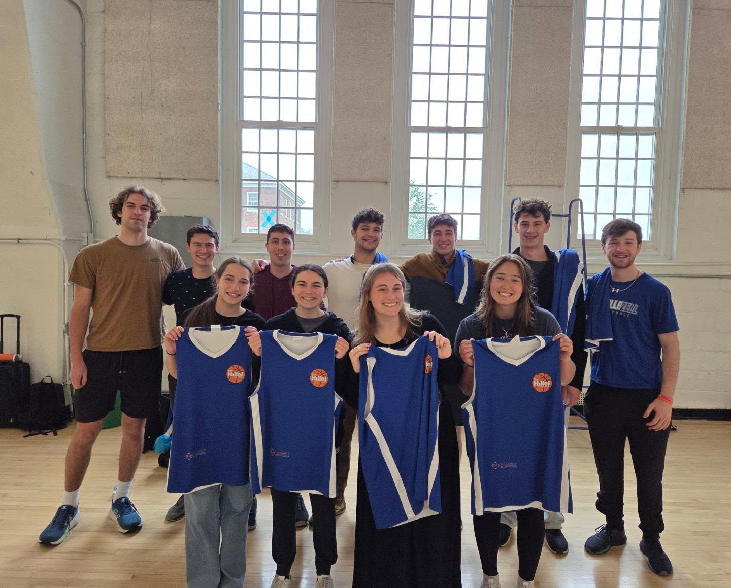 I-L-L 🧡💙
Last weekend, our Hillel brought two teams to the annual National Hillel Basketball Tournament in Maryland! They played in over 10 games in 48 hours, scoring baskets, making plays and leaving it all on the court.
We had such a great time showing our school spirit and also supporting other schools at the tournament🏀🏆
I-N-I 🧡💙