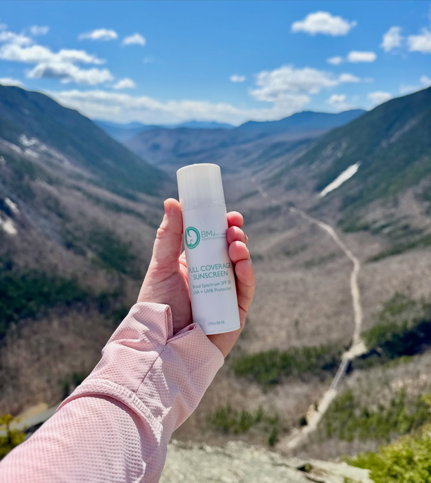 SPF that goes where you go 🥰🏔️☀️
From mountain views to everyday errands, our Full Coverage Sunscreen keeps your skin protected, glowing, and ready for anything. Lightweight, tinted, and made to handle sun, wind, and long days outdoors without missing a beat. ☺️ ✨
As the weather warms up, make it your must-have. Full size, minis, and travel-ready so your glow never gets left behind. ✈️ 🧳 🏝️
$40
Stop by the boutique today 10-5pm!
📍 28 Gould Street, Reading Ma
Can’t make it in? Shop online at bmskincareboutique.com!!
#bmskincare #bostonmicroneedling #readingma #whitemountains #hikingessentials