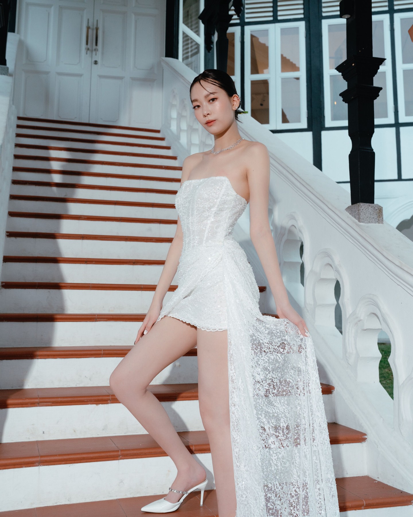 White never goes wrong!
White mini dress with straight-cat eye neckline, elegant asymmetrical draping, and luxurious beading details
Exclusively available to try at @afterpartybride
Creative - @recurfilms
Bridal mini - @afterpartybride
Make-up artist - @donlayamakeup Hanna
#afterpartybride #bridalmini #afterweddingparty #afterpartygown #sgbridal