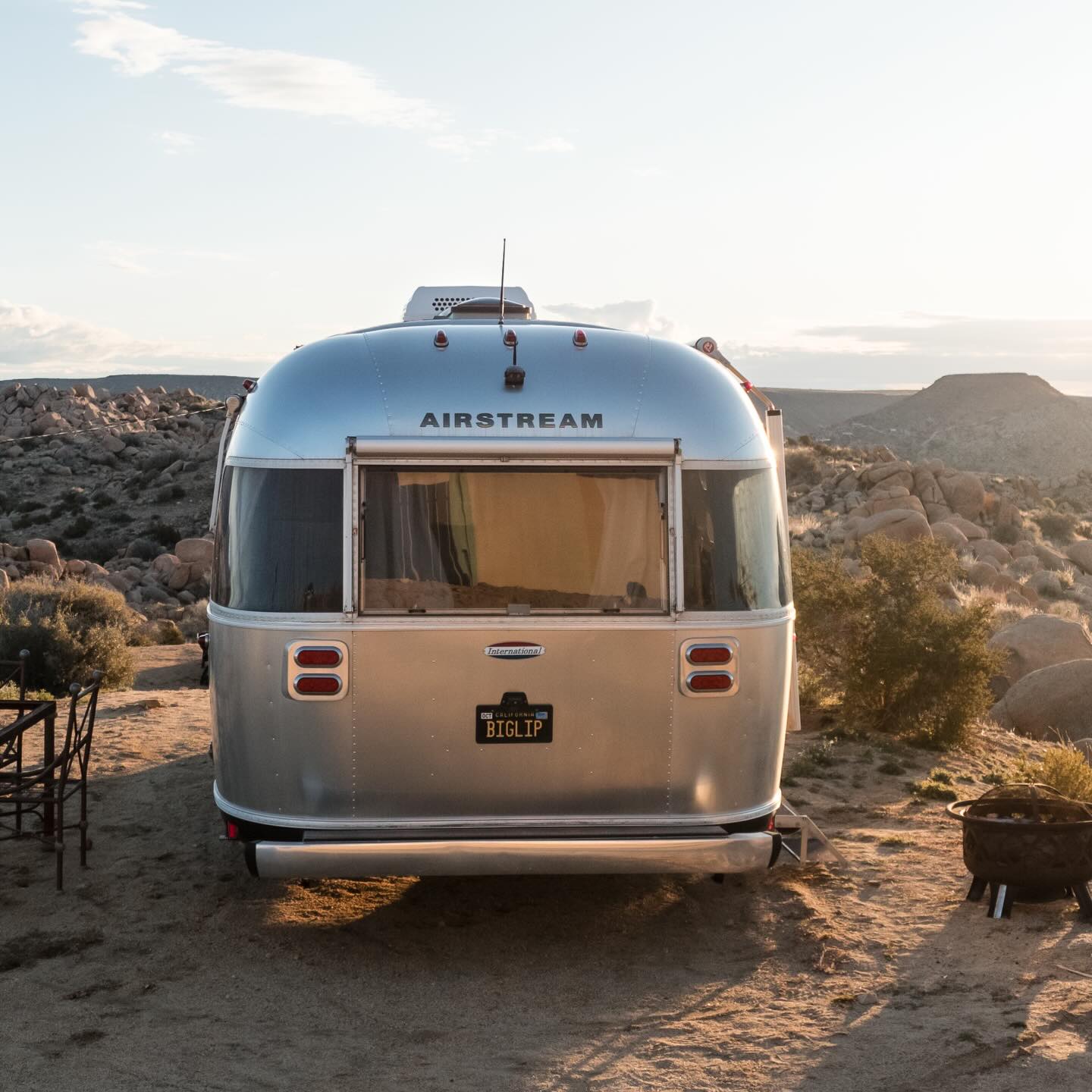 Space for everyone! Now hosting, Sagebrush Retreat.
Property located on 22 acres in Pioneertown, California... with sunrise and sunset boulder views, this desert oasis is your perfect wellness weekend escape.
Link in bio to step inside.
*airstream purely for aesthetic on property. not usable during stay.
PC: @christopherhelkey
#desertvacationrentals #desertvacation #wellnesstravel #slowtraveller #airstream