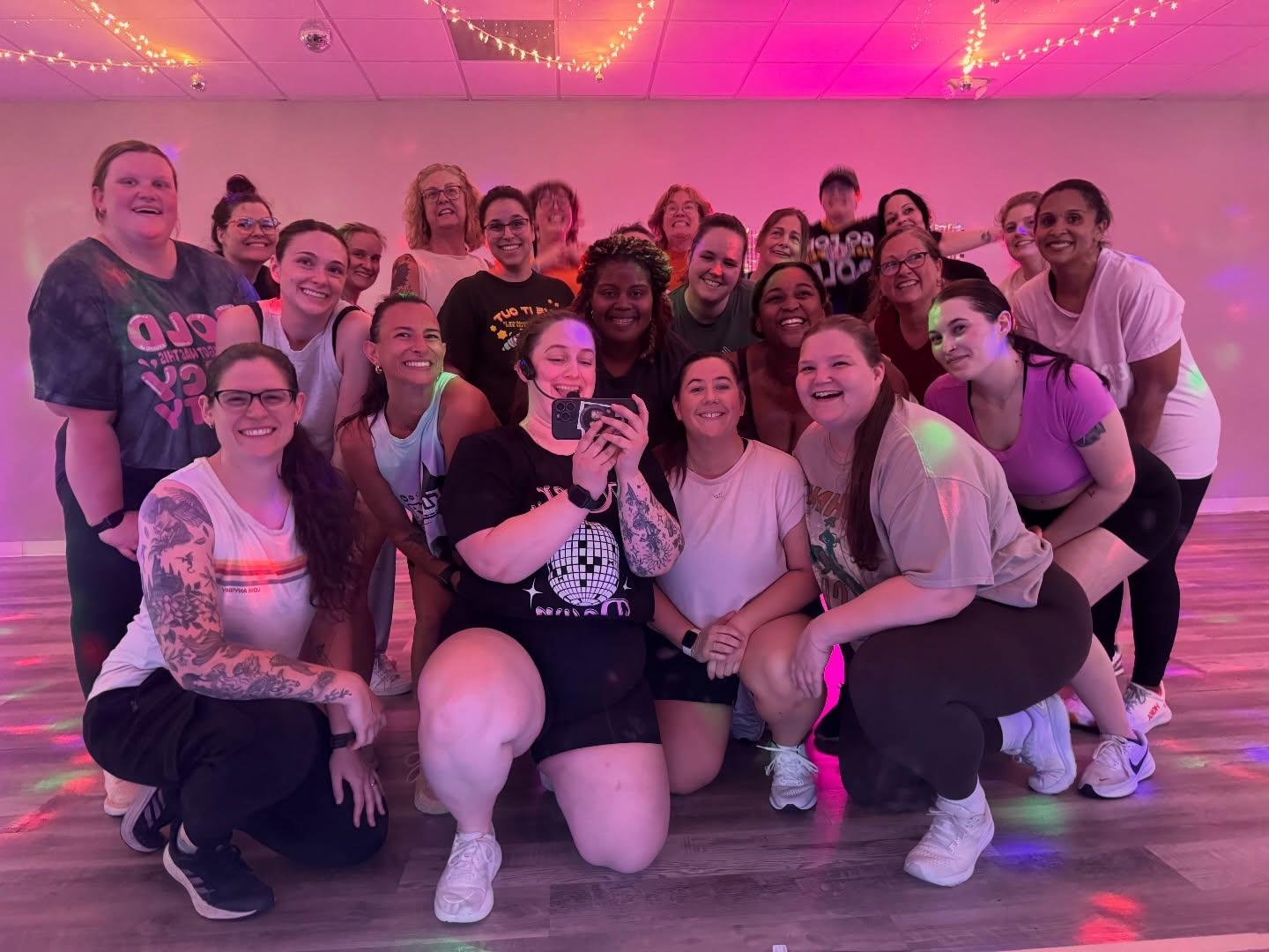 Women come for the workouts and stay for this kick ass community ✨
I know a lot of gyms preach “no judgement” and promise like-minded people who will support you, but we don’t just preach it…we put it into action.
I also know that walking into a gym of women who’ve been working out together for years can be straight up terrifying, but hear me out.
Our members see a newbie and immediately introduce themselves, help them find their spot, and get their equipment. They look for you if you don’t make it to class. They join together to support you through difficult times. It’s the best feeling in the world. Having a group of women you can laugh, sweat, cry with. 💗
Yes, we’re close. Yes, some of us have been moving together for 6+ years. But we a tight knit group that welcomes newcomers with open arms! And we’ll go out of our way to make you feel comfortable and welcome!
Nothing in the world can replace the incredible strength and empowerment you get from female friendships. And even better when you can get stronger together. 💪🏻
Come try a class and see what we mean 🥰💕
🔗 in bio to try a class free!