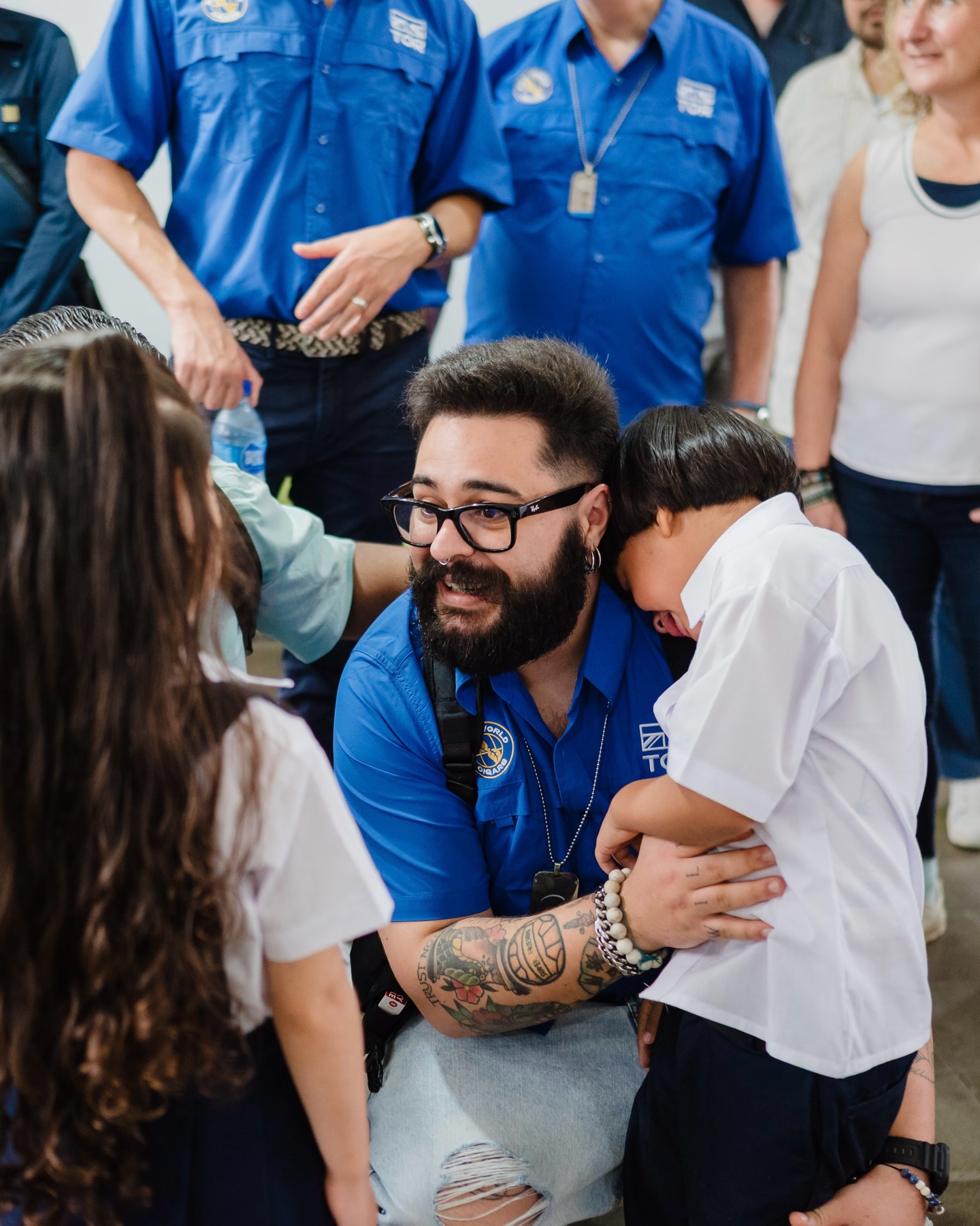A moment that really mattered.
Tuesday started with a visit to Fe y Alegría, a school Tor proudly supports as part of our ongoing commitment to giving back. The group were welcomed by Principal Wilfred Arauz and the wider school community, and it was a chance to see first hand how the cigar industry can create real impact beyond the leaf, supporting education, opportunity, and future generations.
A highlight of the day was the presentation of a $17,575 donation, a proud and emotional moment for everyone involved.🫶
Because this tour isn’t just about cigars… it’s about the people, the communities, and the responsibility we all share to support them.
#torcigars #tortour26 #FeyAlegria #cigarcommunity #nicaragua