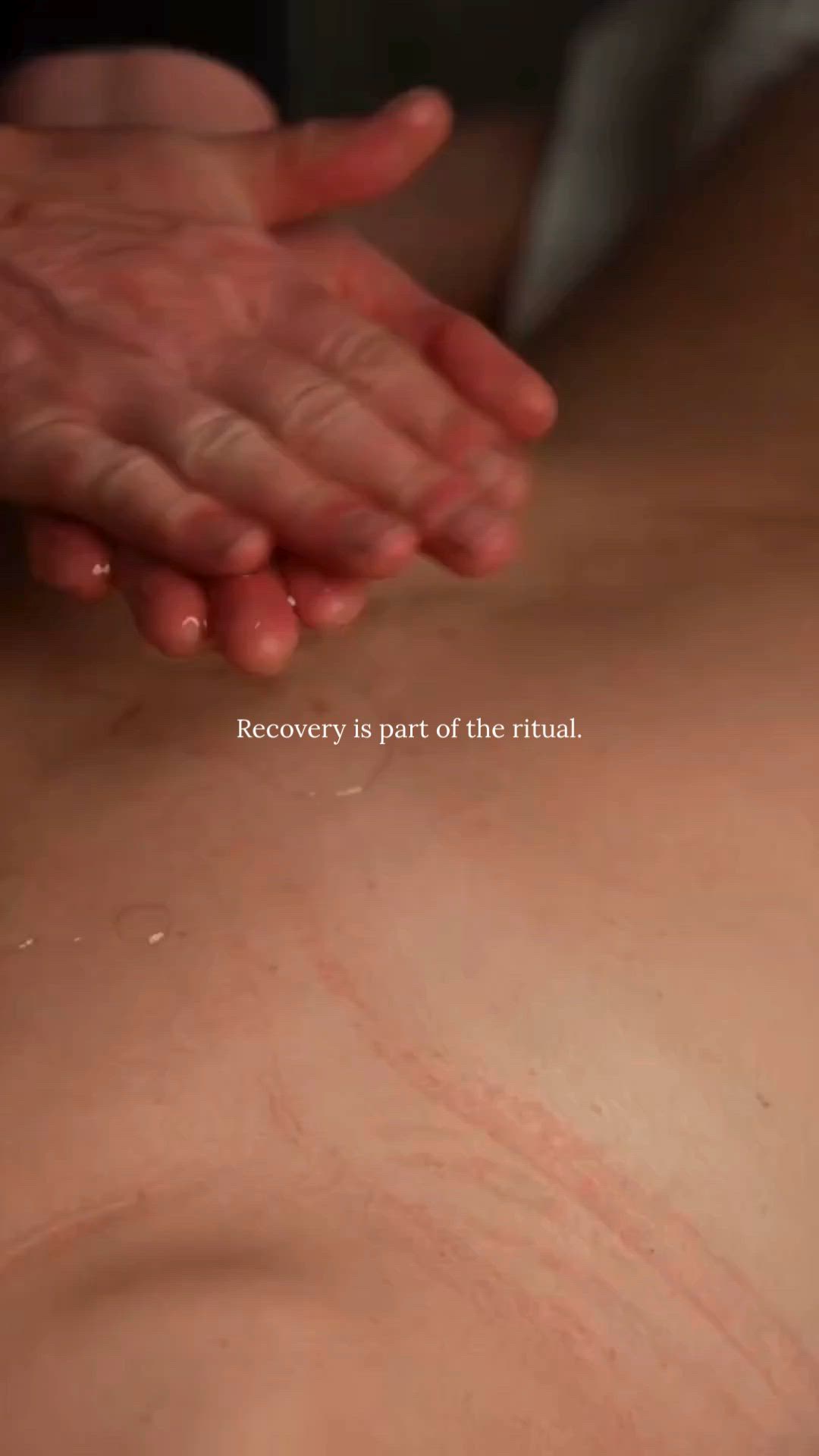 Recovery is where performance is rebuilt.
Training, movement and pushing your limits all place demand on the body. But true progress happens during recovery.
Therapeutic massage helps support circulation, ease muscular tension and allow the nervous system to settle so the body can repair and reset.
With the Hobart Marathon coming up on April 12, now is the time to prioritise recovery alongside your training. Whether you’re preparing for race day or recovering afterwards, massage can help keep your body moving well and feeling balanced.
Book a session and give your body the restoration it deserves ✨
#novaholisticspa #hobartspa #sportsrecovery #massage #hobartmarathon #recoveryritual #wellnessroutine #holisticwellness #tasmanianwellness