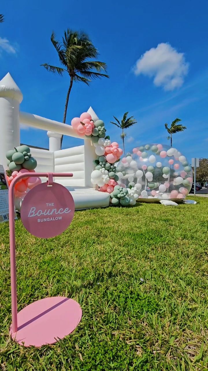 Under the palms in Palm Beach 🌴
@tangeroutletspalmbeach @tangeroutlets
Vendors:
@bouncing.palmbeach @katiejokaleidoscope @popshack561