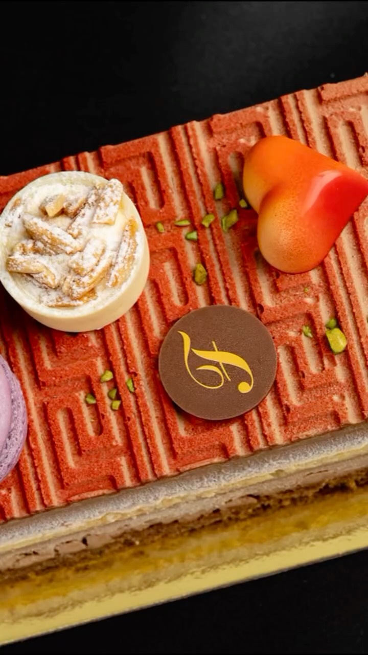 Don’t be ridiculous… everyone does want this.
From fresh bakes to the good stuff you didn’t know you needed - it’s all here.
Pop in and see what the fuss is about.