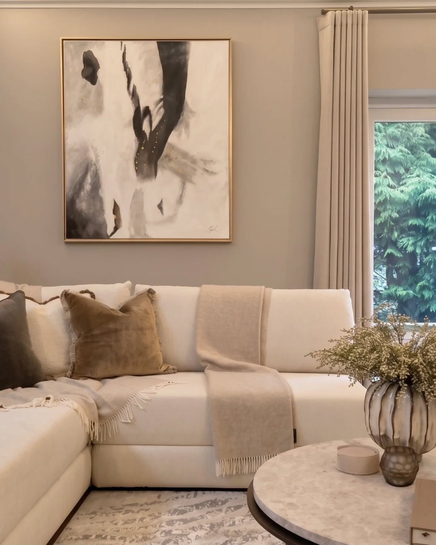 Art is a design decision. Not a finishing touch.
For this Reigate living room, the scale, the palette and the energy of this piece were chosen to complete the scheme. The artwork had to hold its own alongside the statement lighting and the other key elements in the room. Not compete with them. It does exactly that.
I am so pleased that this project has been featured in the Quintessa Art Inspirational Projects 2025 book, alongside so many other inspiring spaces. Swipe to see it.
If art is part of your brief, I would love to talk through how it fits into the wider scheme. Book a free discovery call via the link in my bio. 🤎
.
.
.
Surrey Interior Designer │ Interior Designer Reigate │ Home Renovation Surrey │ Living Room Design Surrey │ Art in Interiors Surrey
#InteriorDesignSurrey #ReigateInteriors #LivingRoomDesign #ArtInInteriors #SurreyHome