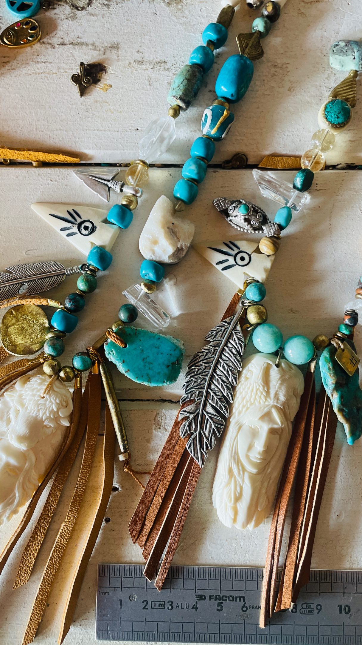 🐺 🦬 🦅 🪄
Je vous en dis plus sur mes talismans femme-Médecine ⏫️
Pour voir la magie autour de nous et en nous 🪄
-
#bijouxcreateur #bijouxspirituels #pieceunique #femmemedecine #bijouxmagique