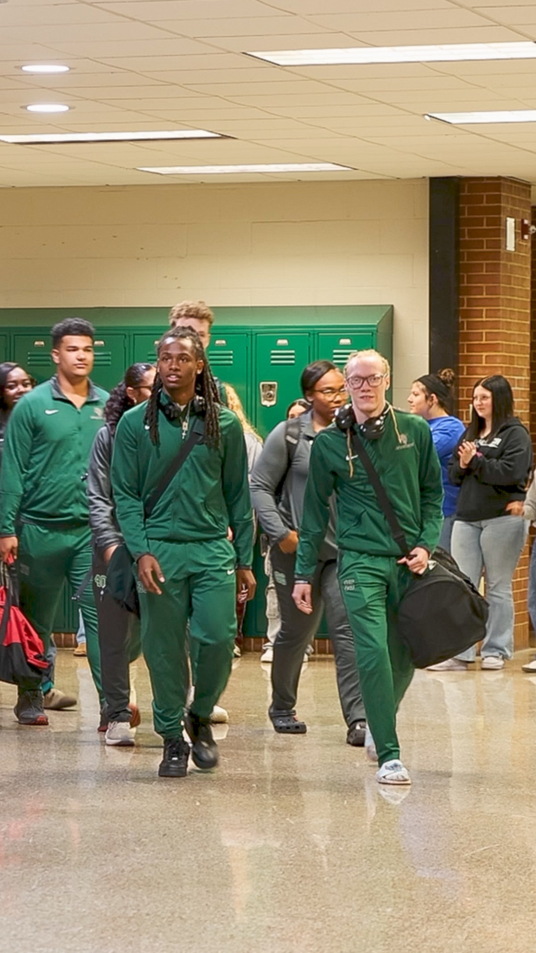 Yesterday, our boys' and girls' track and field teams secured YAIAA Division III championships! #YorkTechProud
Before the decisive meet, students and staff lined the hallways to cheer on our student-athletes as they departed school. Spartan Nation's positive energy continued into the evening — the boys' team won its third straight division championship, while the girls' squad captured its second in three years.
Great job, Spartans!