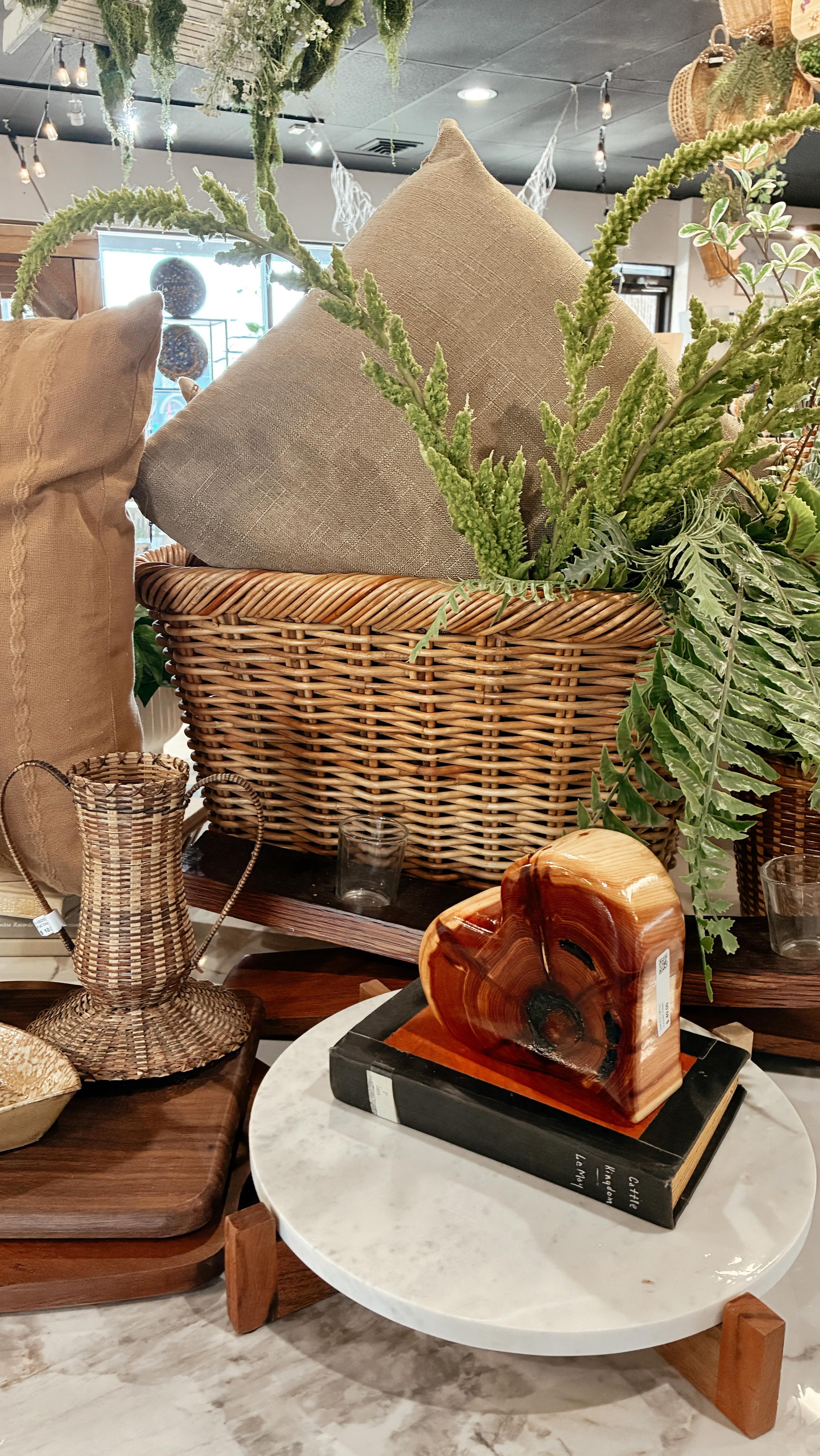 When you realize you didn’t just show up to work… you showed up to hang out with your favorite people
The to-do list can wait a second—this moment matters too
#TheBohemian #ShopLocalSpokane #RetailLife #WorkFriends