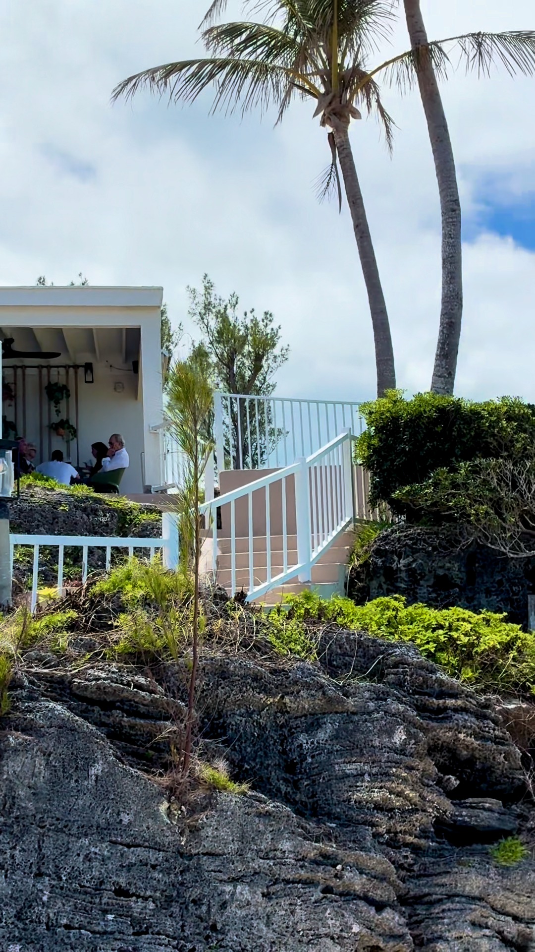 From lunch to your own piece of paradise ☀️🌴
#AchillesBermuda #LunchByTheSea #IslandLife #OceanViewDining #SeasideLunch #CoastalDining #BeachLife #OceanView #BeachVibes #SummerVibes #TheAchillesWay #AchillesMoments