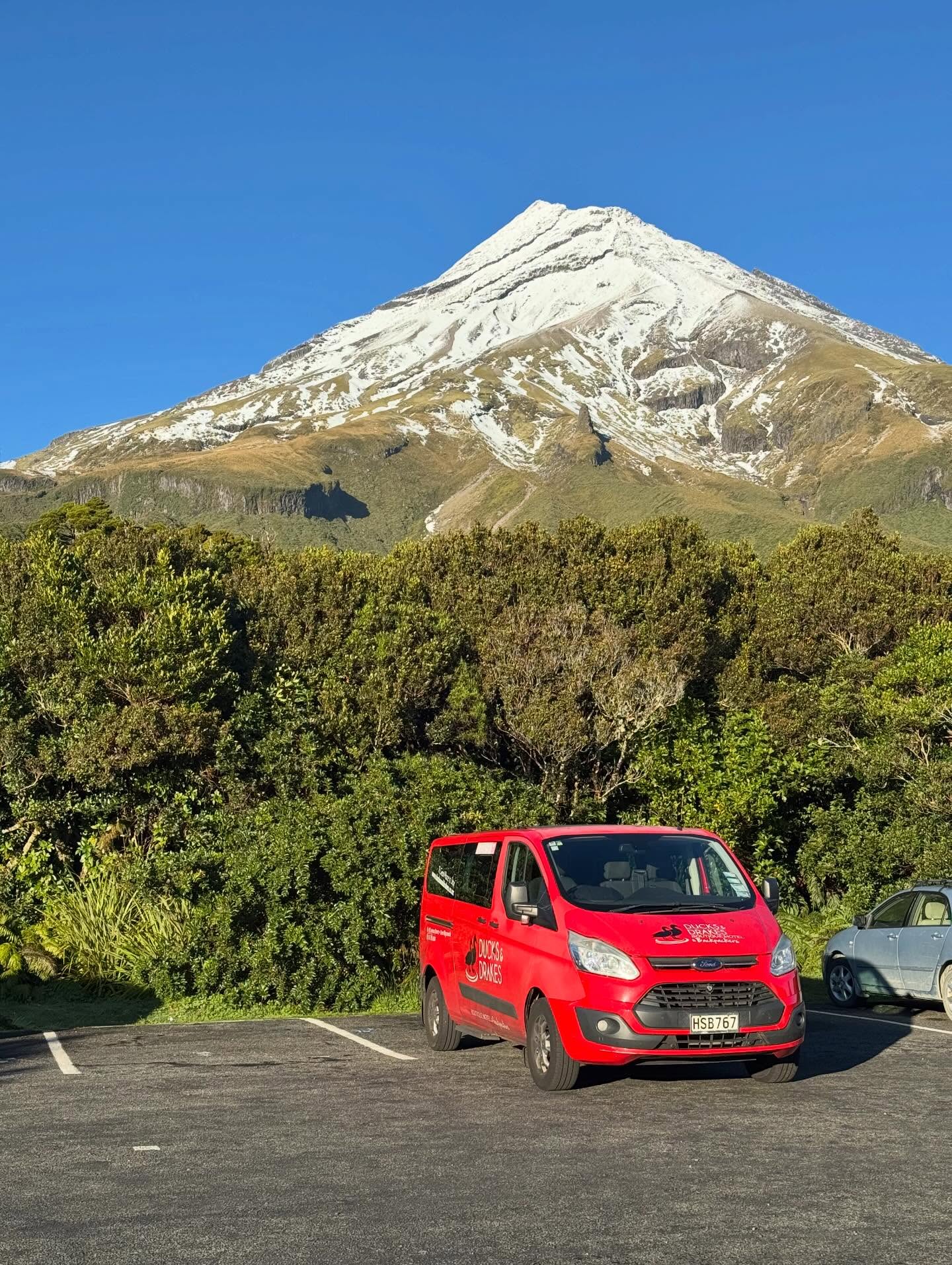 Some pics from the last few days 🌞⛰️
1. Shuttle runs up to Mt Taranaki 😍
2. Evening sunset along the coastal walkway. Nothing beats a West Coast sunset 🌅
3. ANZAC Day Classic rugby match with an unreal view…..
4. Celebrating the Dutch culture & community in New Plymouth through a bike ride along the coastal walkway 🌍🧡🚲