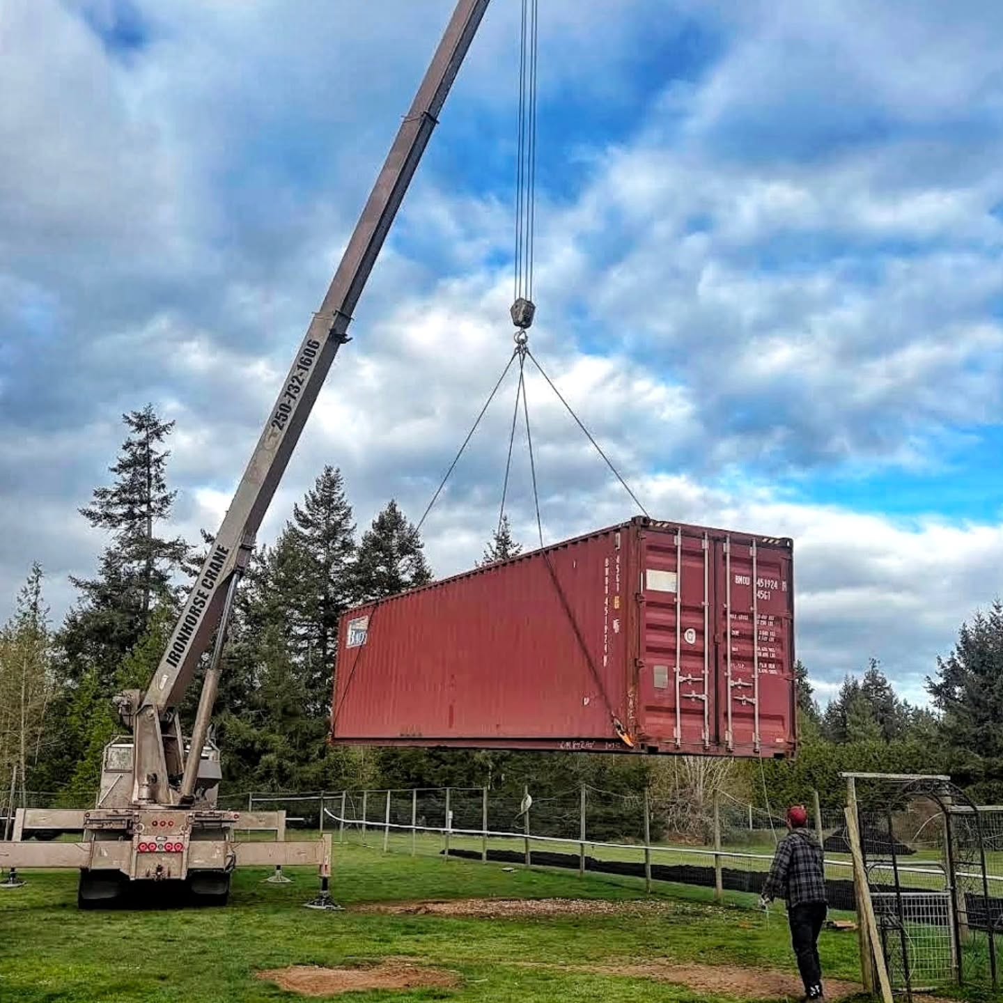 Just delivered a 40ft high cube container to a client in Qualicum. This one’s becoming a massive chicken coop 🐣🐔
