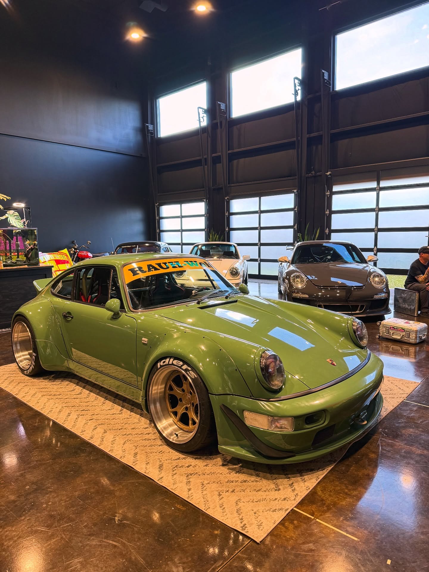Long over due but finally posting some pics. Congrats tyler on RWB Kuni. She turned out amazing!! Love the color and the elegance. It was such a wonderful build and the best part about it was watching you ripping it right after it was done. Big thank you to @801greek for hosting such an amazing gathering. I’m so happy to be apart of it.
#rwb #rwbutah #porsche #964