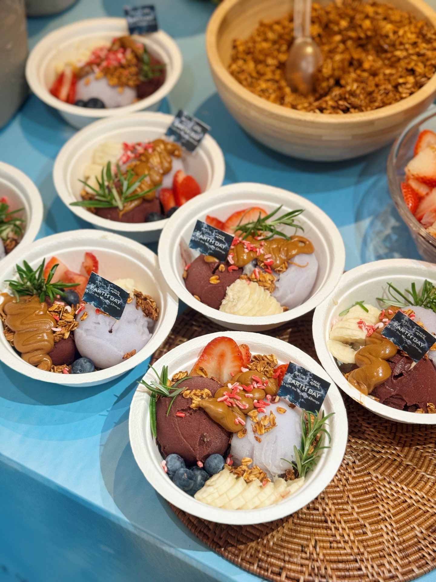 This Earth Day 🌍, we were honored to collaborate with Aveda Travel Retail APAC on a meaningful fundraising activation at their Singapore office. Together, we brought our açai cart to life with an Earth Month–exclusive açai bowl, inspired by Aveda’s Limited‑Edition Light The Way™ Candle with Rosemary Mint Aroma 🌿✨
All donations raised during the event will be donated to @charitywater, to aid in ongoing clean water efforts in Ethiopia. Since 2018, Aveda’s partnership with charity: water has helped raise over US$6.7M, helping bring clean and safe water to communities in need. Aveda is guided by care for both people and planet - creating vegan, plant-powered formulas for hair, scalp, and skin.
✈️ Travelling soon? Make any purchase with An Açaí Affair at Jewel Changi and redeem a complimentary hair & scalp consultation* at Aveda counters in Changi Airport Terminals 1–3 (Departure Lounge) when you travel!
*Terms and conditions apply.