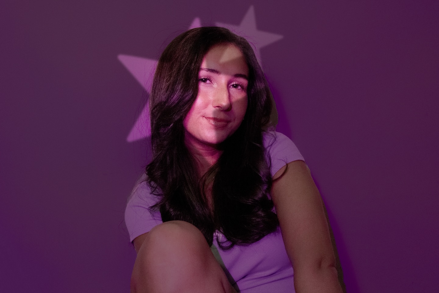 ‘How Lucky’ is THIS FRIDAY!!!! Presave link in bio!! Super excited to share this one💫💜
📸: @jacklarson.prod
#originalmusic #newrelease #indiepop #indiemusic #singersongwriter