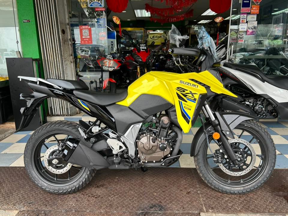 NEW ARRIVALS!! UNREGISTERED !! HOT HOT SALES!!! HOT MODEL !! SUZUKI V STROM 250 !!! SHOWROOM CONDITION ❤️🏁👍
BRAND: SUZUKI
MODEL: V- STROM 250
YEAR: 2026
MILEAGE: BARU
PRICE : RM 18,100
Features ✅
ABS BRAKE SYSTEM
DIGITAL METER
ADJUSTABLE MONOSHOCKS
TFT METERS
OIL COOLING SYSTEMS
✔️HIRE-PURCHASE LOAN AVAILABLE ✅
✔️ CREDIT LOAN ✅
✔️CREDIT CARD 0 % INTEREST ✅
✔️ LOW DEPOSIT
✔️UP TO 7 TAHUN ( YEAR) LOAN
AT LOWEST INTEREST RATE %
✔️FREE ONLINE APPLICATION ✅
MIN DEPOSIT RM 1800
LOAN MIN 3-7 TAHUN / YEARS
LOW INTEREST %
*******T&C APPLY ****
BOLEH TRY LOAN APPLICATION ( FOC)
INDIVIDUAL ✔️
1) IC
2) 3 MONTHS LASTEST PAYSLIPS
3) KWSP/ EPF
SELF EMPLOYED ✔️
1) SSM
2) 6 MONTHS LASTEST COMPANY STATEMENT
3) IC
SPECIAL AVAILABLE 👍✔️
MAYBANK CREDIT CARD HOLDER OR OTHERS BANK CARD ✅
0% CREDIT CARD MONTHLY INSTALLENT ✅
DOCUMENTS WHATSAPP ☎️017-332 2302 👌👌
OR EMAIL TO chiamotorracing@yahoo.com
SPECIAL GIFT 🎉🎉🎉
HELMET FULL FACE
JACKET
GLOVES
2X FOC LABOUR SERVICE
***********************************
Contact us before its too late ✅
CHIA MOTOR SDN BHD
WhatsApp - 0173322302✅
Email - chiamotorracing@yahoo.com
Tel: 03-78765497☎️
🌎Address: No. 11, Jln 21/17, S.E.A Park 46300 Petaling Jaya, Selangor.
Facebook : chia motor sdn bhd
Office hour: Monday - Saturday 9:00am - 6.00 Pm
Sunday - Closed
CHIA MOTOR SDN BHD is a company that runs High Power Motor deal since 1967.
WE PROVIDE MOTORCYCLES SERVICES SUCH AS
BUYING/SELLING / TRADE-IN / SERVICE & REPAIR / TOWING BREAKDOWN / ACCIDENT CLAIM / RIDING GEAR & ACCESSORIES ✅🔧🤝
Why buy from us?
Chia Motor being Operating Motorcycles dealers Since 1967 and Authorised dealers such as Kawasaki , Suzuki , BREMBO, Alpinestars RACING, KTECH suspensions , BS BATTERY Modenas .
Own In -House Racing Team for more than 40 years. Overall Champion and Multiple Malaysian Superbike Championships.
From Riding EXPERIENCE to Technical ADVISE… WE HERE TO CARE 🤝
1) Our shop is located in S.E.A Park (HQ) Petaling Jaya, Selangor.
2) Our shop has operated Over 55 Years
3) Specializing in Racing and high powered motorcycle excavation
4) Selling 100 % branded racing goods