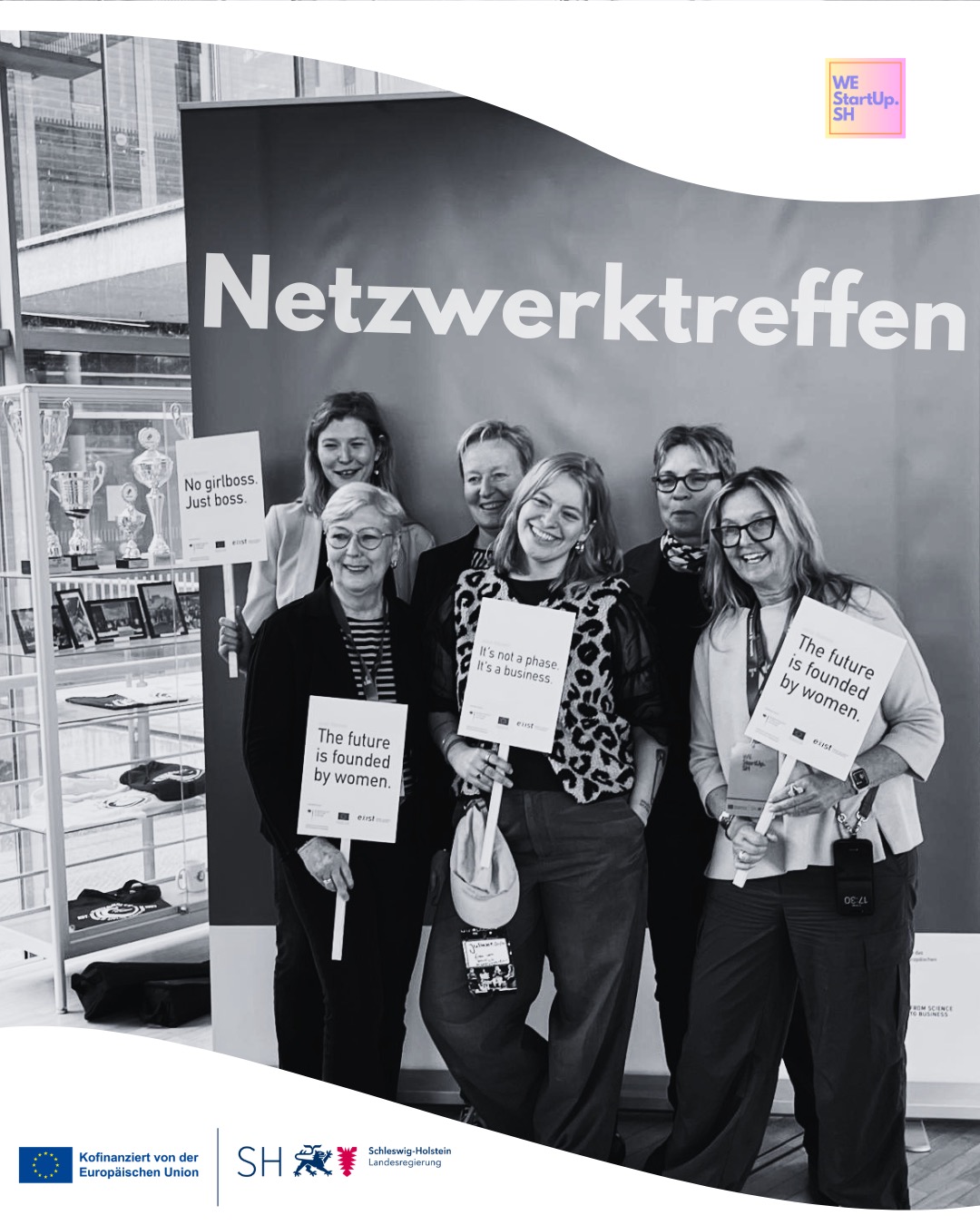 „Gute Energie, es wirkte, als ob sich alle schon kennen“ – so beschrieb Prof. Dr. Anja Wollesen (FH Westküste) die Stimmung unter rund 50 Mentees beim EXIST Women SH Kick-off-Netzwerktreffen in Heide. Sechs Mentorinnen nahmen an einem vorbereitenden Workshop unter Leitung von Prof. Dr. Ines Lietzke-Prinz teil. Wir freuen uns, dass sowohl die HAW als auch die FH Westküste nun Teil der Kooperation sind – letztere eröffnete mit diesem Treffen den aktuellen Durchgang.
Parallel erarbeiteten die Mentees mit Dr. Kirsten Mikkelsen ihre Erwartungen an das Mentoring. Zentral wurde: Netzwerke sind essenziell, um von den Erfahrungen anderer Frauen zu lernen. WEstartupSH bringt hier acht Jahre Mentoring-Erfahrung ein, die kontinuierlich erweitert wird.
Vielen Dank an alle Mentees für ihr Engagement und an die Mentorinnen für ihre Offenheit und Unterstützung – beides schafft von Beginn an große Wertschätzung.
Ein großes Dankeschön auch an Ines für die Organisation dieses gelungenen Events im großen Format – inklusive eines mitreißenden Impulses von @freya_hoffmeister , Extremsportlerin und Unternehmerin (Janny’s Eis). Ein weiteres, großes Dankeschön an das gesamte EXIST-Women SH Team.
Das nächste Netzwerktreffen findet am 12.06. in Flensburg im Rahmen des WEstartupSH-Abschlussevents statt – auch externe Interessierte sind herzlich eingeladen. Anmeldung über den Link in der Bio. 🤗💜
___
EXISTWomenSH ist eine Kooperation zwischen @westartupsh des Jackstädt-Zentrums Flensburg der @uni.flensburg, der @startup.bridge der @fh_wedel, dem @gruendercube des Hanse Innovations Campus Lübeck, dem @zfe_kiel Zentrum für Entrepreneurship der @kieluni und der @muthesiuskunsthochschulekiel , dem StartUp Office der @_hawkiel und dem StartUp Center der @fhwestkueste
– Gefördert vom Bundesministerium für Wirtschaft und Energie @bundeswirtschaftsministerium
___
@dock1_fl @startupsh_now @hochschuleflensburg