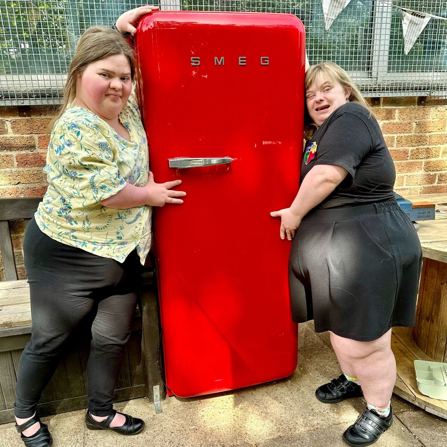 ♻️✨ We’ve been donated this AMAZING retro red SMEG fridge… but after standing the test of time, it’s finally retired from keeping things cool! ❤️
Rather than sending it to landfill, we want to give it a brand new purpose — and we need YOUR creative ideas! 🙌
So far we’ve thought about:�🍰 Turning it into a mini community cake shop�🪵 Adding wooden shelves to create a quirky display cabinet for items we sell�🔊 Or the wackiest idea yet… transforming it into a giant garden boom box speaker system! 🎶🌿
We just know this beauty still has plenty of life left in it, so hit us with your fun, creative, practical, or totally bonkers upcycling ideas! 💡👇
What would YOU turn this iconic fridge into? ❤️
#Upcycling #SMEG #ReuseRecycle #RetroStyle #SustainableLiving