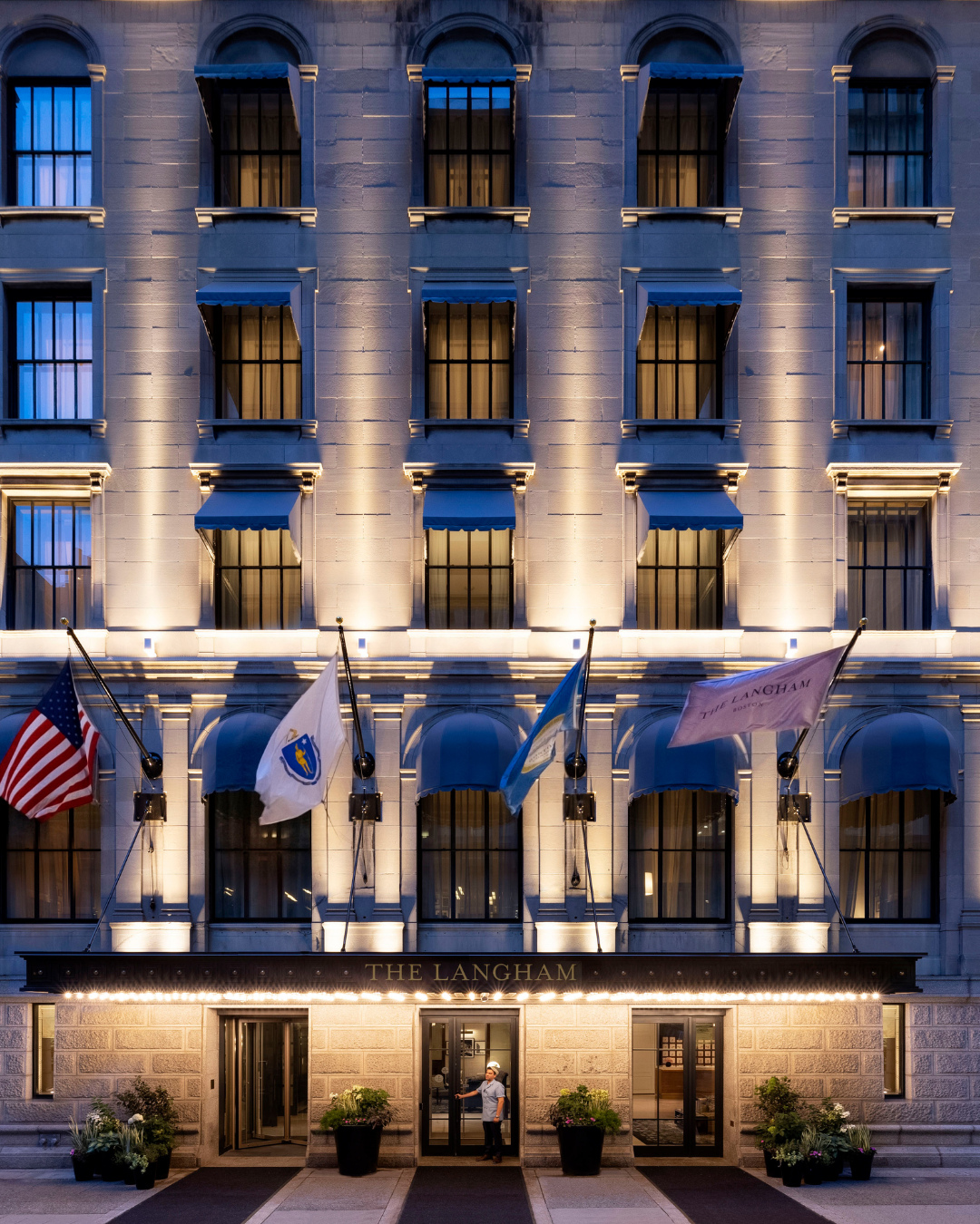 Nothing says long weekend getaway like summer sun. Last year, @langhamhotels celebrated 160 years of legendary hospitality—and these four are at the top of our list.
@langhamchicago sits right on the Riverwalk, making the city effortlessly walkable—from architecture tours to the lakefront path (plus a Club Lounge most guests don’t think to request).
@langhamboston brings downtown to life, with cocktails at The Fed and a stunning 40-foot indoor pool—perfect for a quick, elevated escape.
@langhamnyc on Fifth Avenue is my go-to Midtown stay for space, style, and a calm retreat after shopping, Broadway, and dining.
@langhampasadena, a historic California landmark, offers a true escape with afternoon tea, puppy yoga, and poolside dining—no long flight required.
Book through us for exclusive Langham perks and amenities - let’s start planning.
.
.
.
#LuxuryTravel #LanghamHotels #LongWeekend