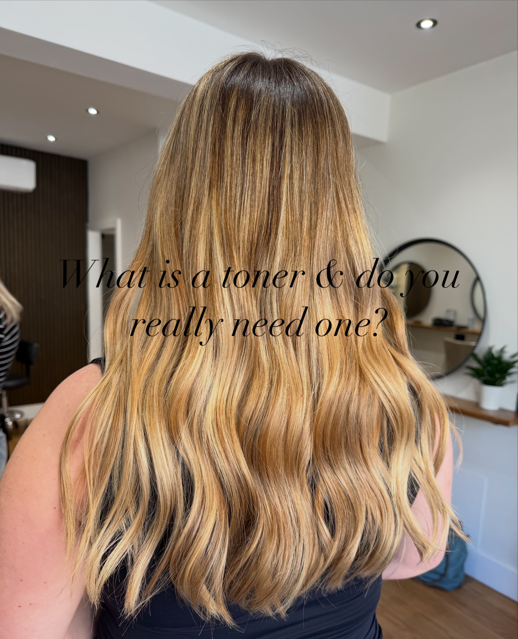 What is a toner?
It’s the difference between a meh blonde and an expensive looking blonde.
99% of people will need a toner after a colour service, the 1% that don’t tend to people the lucky people who are naturally very blonde so there is no yellow tone after lifting.
Do you get a toner after your colour?