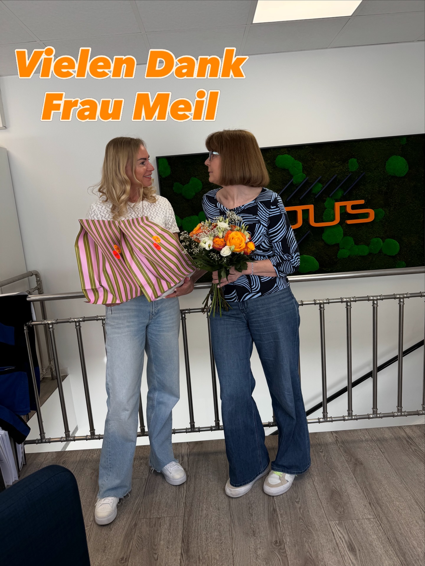 Nach über 14 Jahren heißt es heute Abschied nehmen 🧡
Seit dem 01.10.2010 waren Sie ein fester Bestandteil unseres Teams – immer zuverlässig, immer gewissenhaft und mit einem Wissen, das uns allen oft weitergeholfen hat. Besonders in der Faktura waren Sie einfach unschlagbar.
Umso schöner ist es, dass wir uns nicht ganz verabschieden müssen und Sie uns weiterhin ab und zu unterstützen. Das bedeutet uns sehr viel.
Wir sagen DANKE für die vielen gemeinsamen Jahre, für Ihren Einsatz und für die Zeit mit Ihnen!
Genießen Sie Ihren neuen Lebensabschnitt – Sie haben es sich mehr als verdient 🌸
#abschied #danke #team #ruhestand #wertschätzung