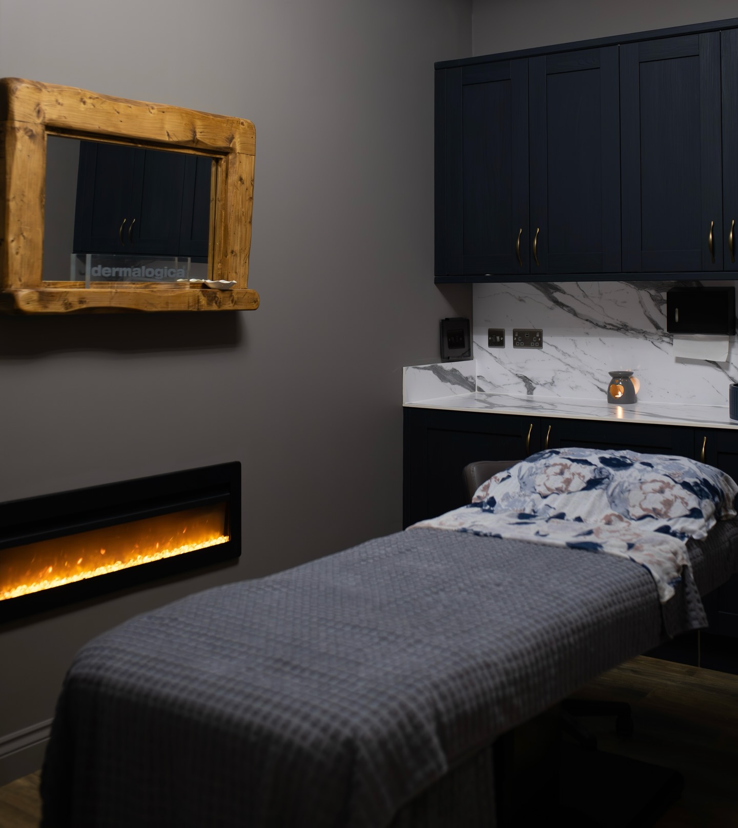Not your average salon 🫶🏻
If you’re looking for a professional, welcoming environment to enjoy high-quality beauty treatments - look no further 🙂
We offer a range of treatments delivered with care, attention to detail, and a focus on client experience. Whether you’re preparing for a special occasion or simply maintaining your regular routine, you can expect a consistently high standard of service.
Some of the services we offer:
* Aesthetics - Skin Boosters | B12 | Botox | Filler
* Waxing (Brazilian/Hollywood too!)
* Semi Permanent Make Up - Brows | Lips | Eyeliner
* Massage - Swedish | Hot Stone | Pregnancy | Deep Tissue
* Facials - From Relaxing to Results Driven
* The Retreat - A Moment Of Relaxation
* LVL Lash Lift | HD Brows | Brow Lamination
* Skin Tag Removal
* Electrolysis Hair Removal
* Manicure | Pedicure
* Hydrafacial
* Collagen Lift Skin Tightening
* Dermalogica Skin Treatments
* Skin Rocks Facials
* Gift Vouchers Available
* Treatments for Men & Women
💻 Appointments are available to book online at your convenience:
www.serenitysalons.co.uk
📞 You can also call reception on 01707651512
📱 Or follow us @serenitysalons
🌎 Check out our Google Reviews to see what our clients think, we are so proud to have over 400! 5 ⭐ reviews 🥹
We look forward to welcoming both new and existing clients in our beautiful new space
📍 98 High Street, Potters Bar
P.S… It’s an actual fact that we have the coolest toilet too 🤭