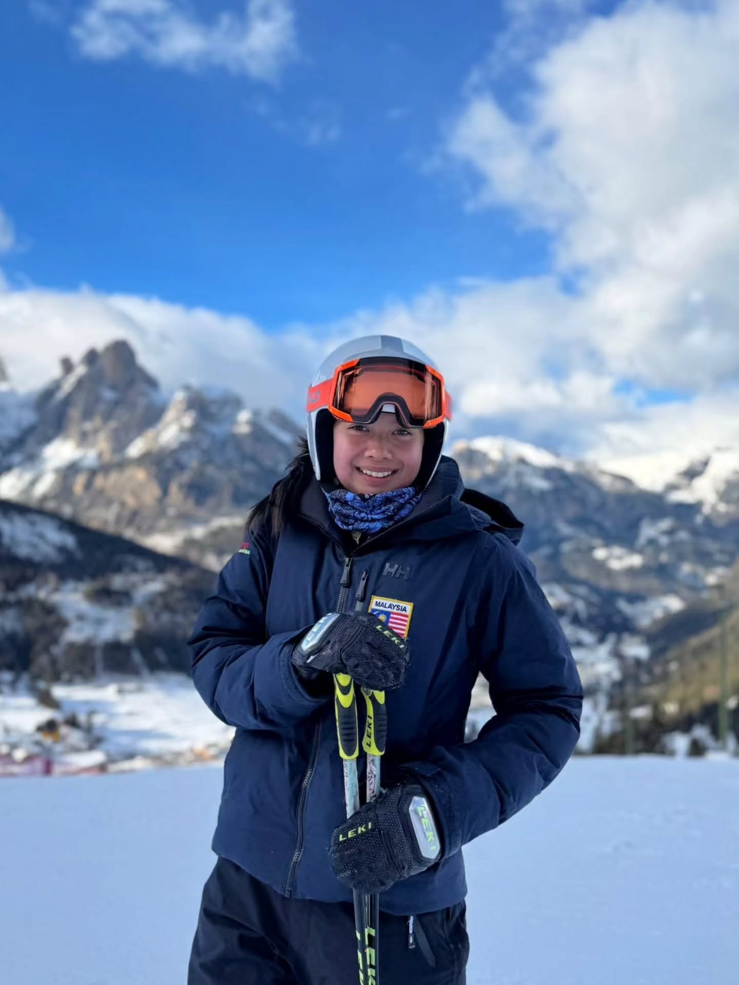 7 years. It's been some time since I started doing full seasons out in Europe to pursue my dreams. I've been so fortunate to meet incredible people and see the world through skiing. I was hoping to close this chapter off on a high note, but honestly? I'm quite tired. This season was long, perhaps the Olympics, the fact that I was dealing with injuries since the beginning, or that I was just mentally burned out overall. I'm proud of myself for still trying until the end, and I'm optimistic for this next leap of faith. I'm not done with you skiing, but it's time for a new chapter β‘
Thank you to everyone who has supported me and been there every step, @olympicmas and @msn_malaysia_official , mom&dad, and @alaertskai wishing you all the best for the future.
#malaysianskier #malaysiansnowsport #malaysianalpine #demimalaysia #skimalaysia