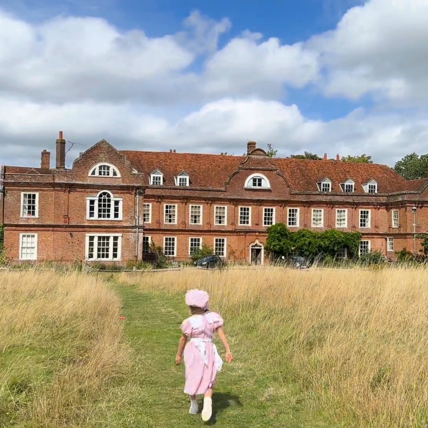 If you've been on a Trademark vacation, then you probably already know Beth @bjoyce12 . But, did you know she's based in London? She loves visiting the National Trust, Heritage sites, and Historic Houses. She was out frolicking with the family in West Horsley Place in Surrey.