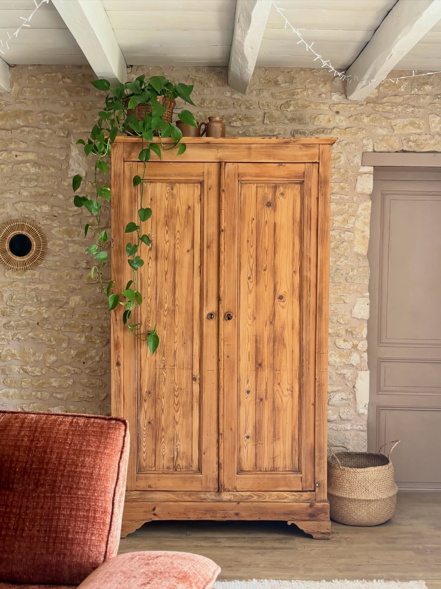 Marge est dispo 🤎
Longueur: 114cm
Profondeur : 55,5cm
Hauteur: 198,5cm
🏷️650€
📦 Retrait au showroom « Chez Louisette » gratuit au 326 AVENUE DE PARIS 79000 Niort sur les horaires d’ouvertures (lundi et vendredi de 12h00 à 18h30 et le samedi de 10h00 à 18h30). Merci de nous indiquer la date et l’heure du retrait et de vous organiser concernant la manutention.
