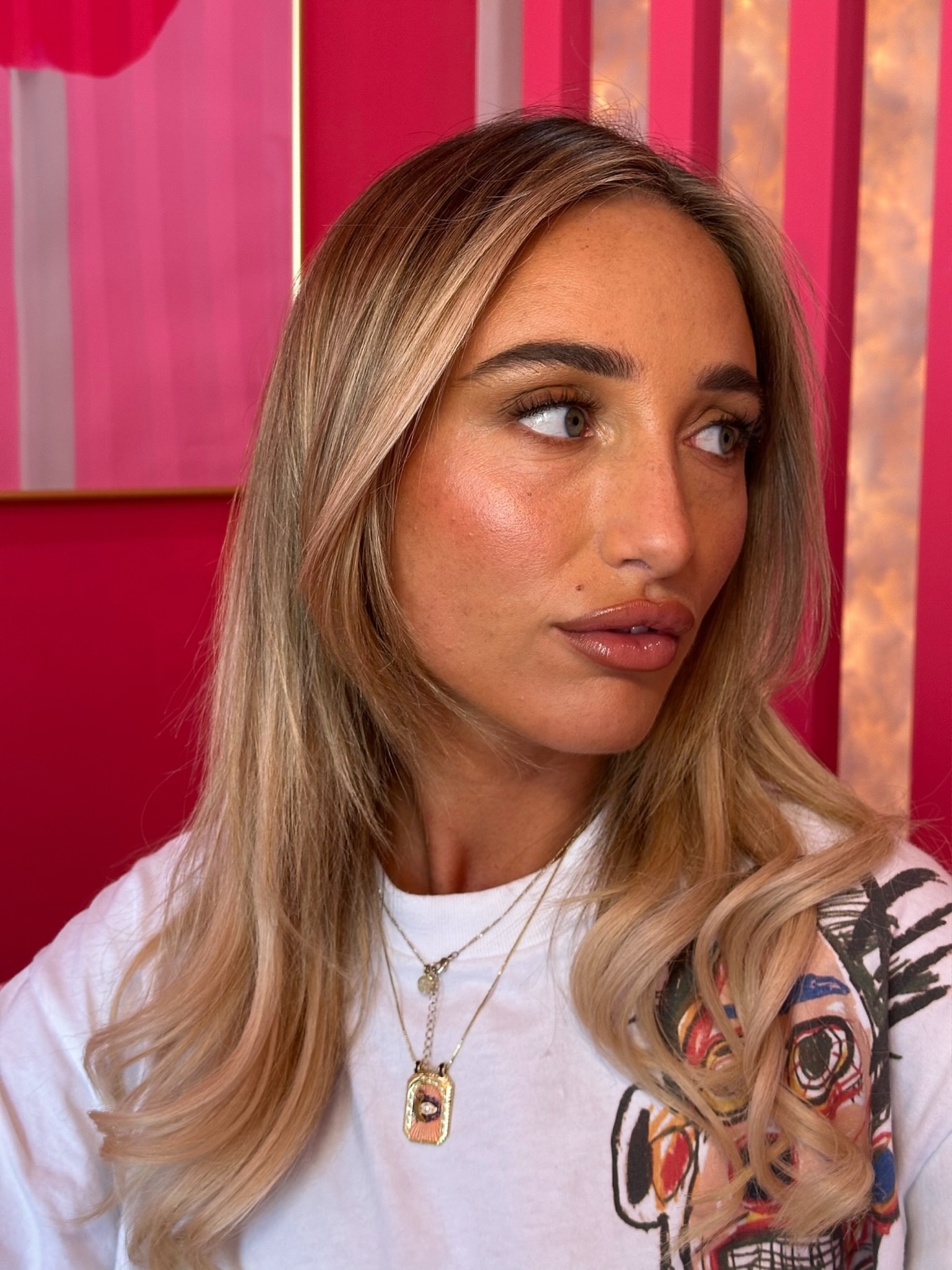 Serving looks, all summer long 🩷
Festival season, wedding mornings, prom nights & race days… we’ve got your glow covered ✨
Think radiant skin, seamless glam & hair to match — all under one roof. Your go to for that all glowed up feeling, every single time 💫
#makeupartist #makeup #mua #muaessex #prom